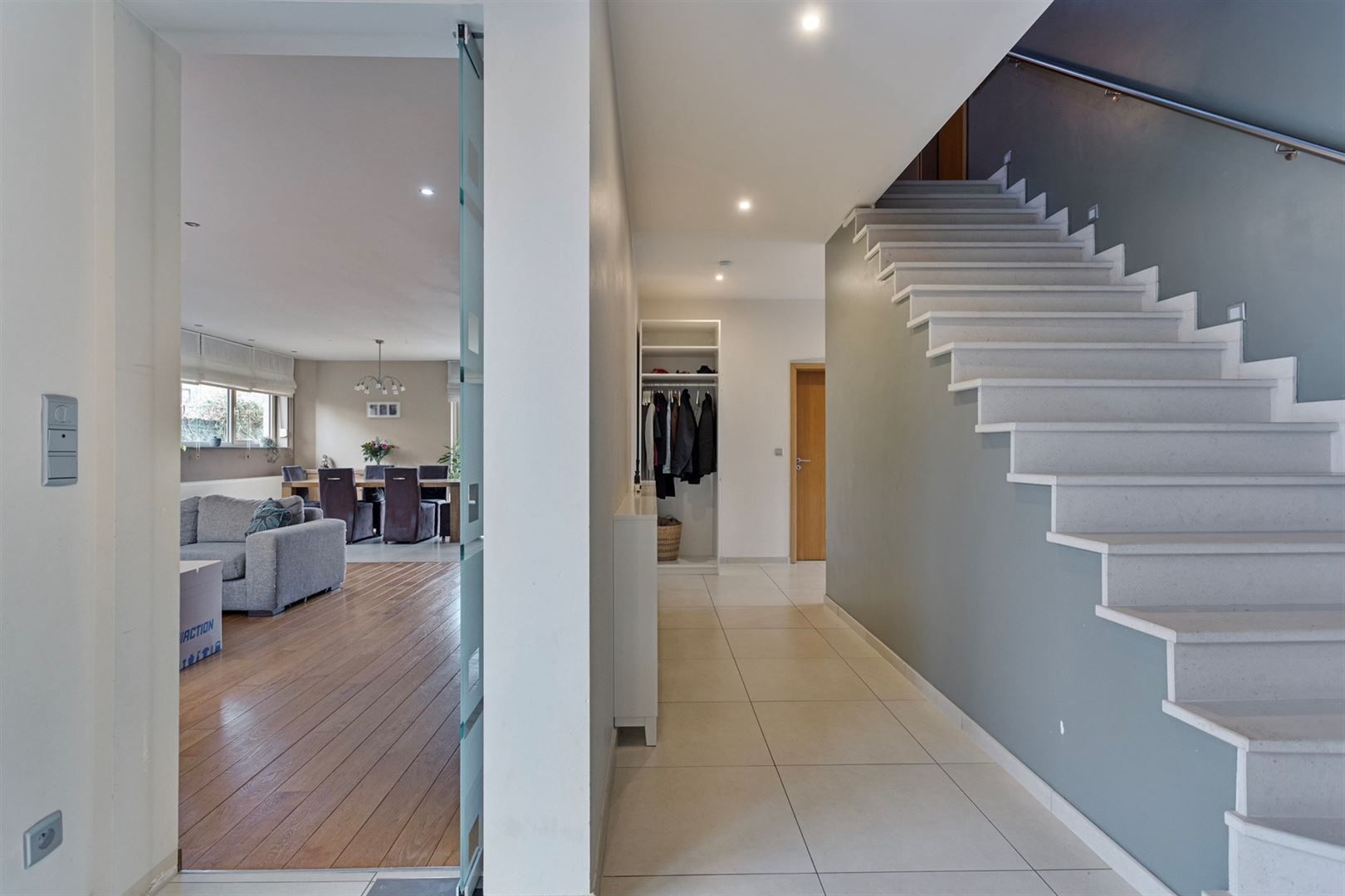 TE KOOP: Ruime woning met praktijkruimte in Maasmechelen! foto 6