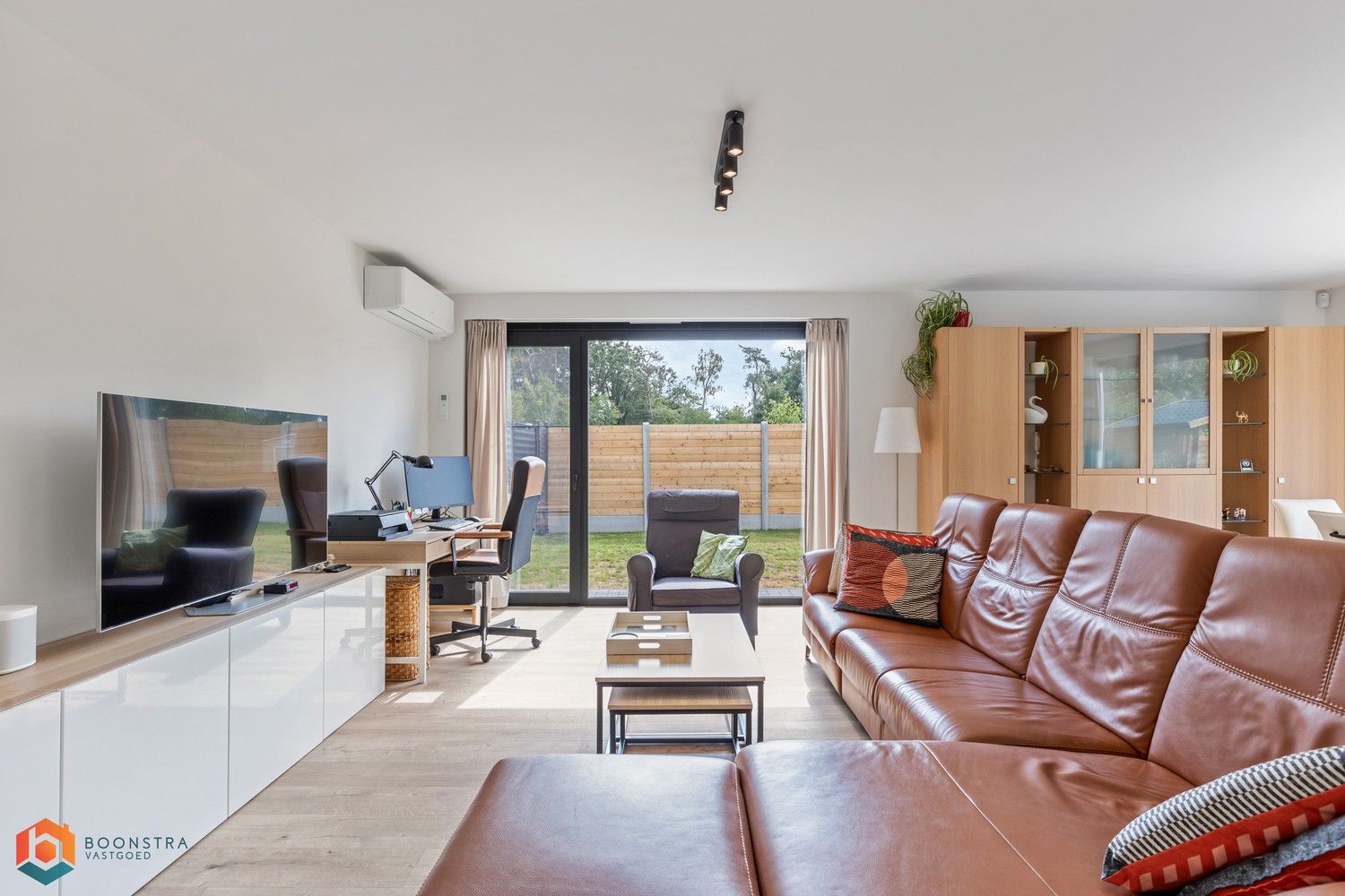 Energiezuinige laagbouw met 3 slpkrs en leuke tuin in Grasheide foto 3