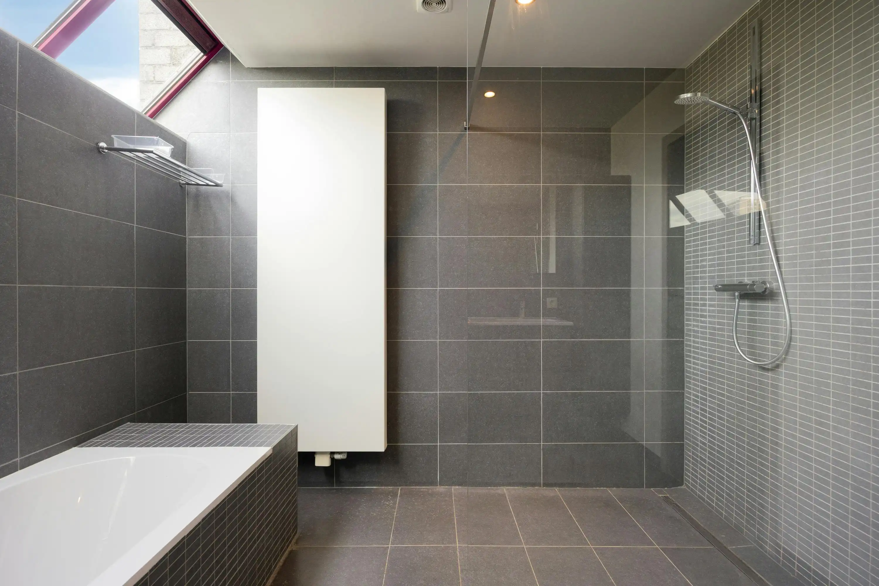 Huis met 4 kamers en tuin te koop vlakbij het Rivierenhof!  foto 16