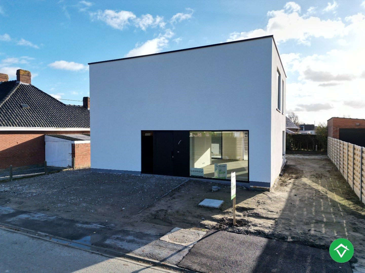 Alleenstaande woning met 3 slaapkamers en tuin op een rustige ligging te Gits foto {{pictureIndex}}