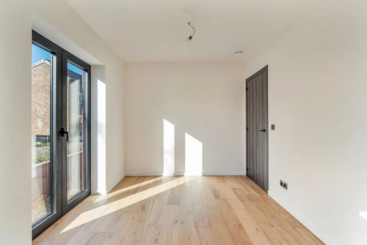 Instapklare nieuwbouw rijwoning met 3 slaapkamers en terras! foto 13