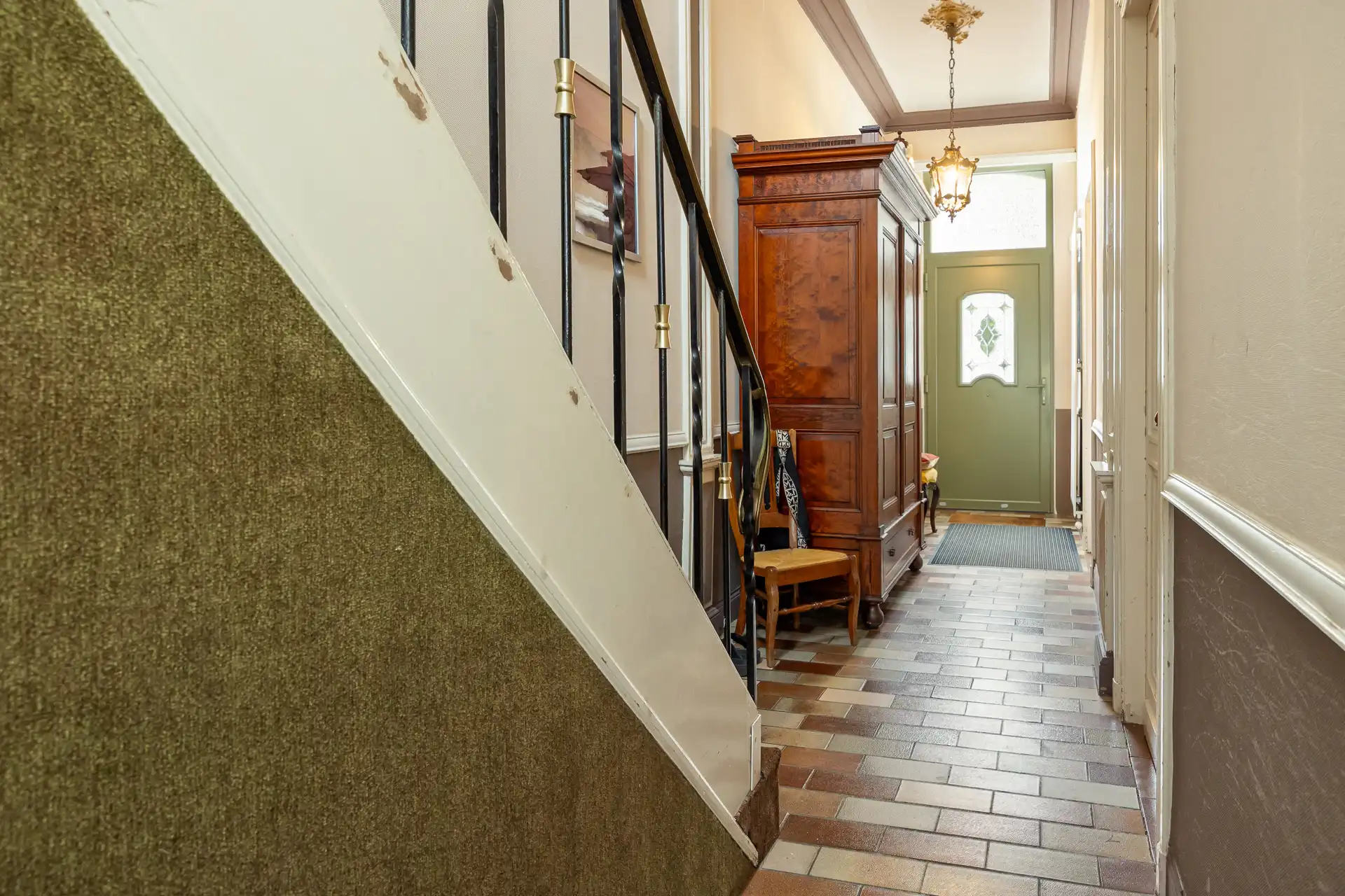 Ruime herenwoning met 5 slaapkamers en praktijk in centrum foto 12