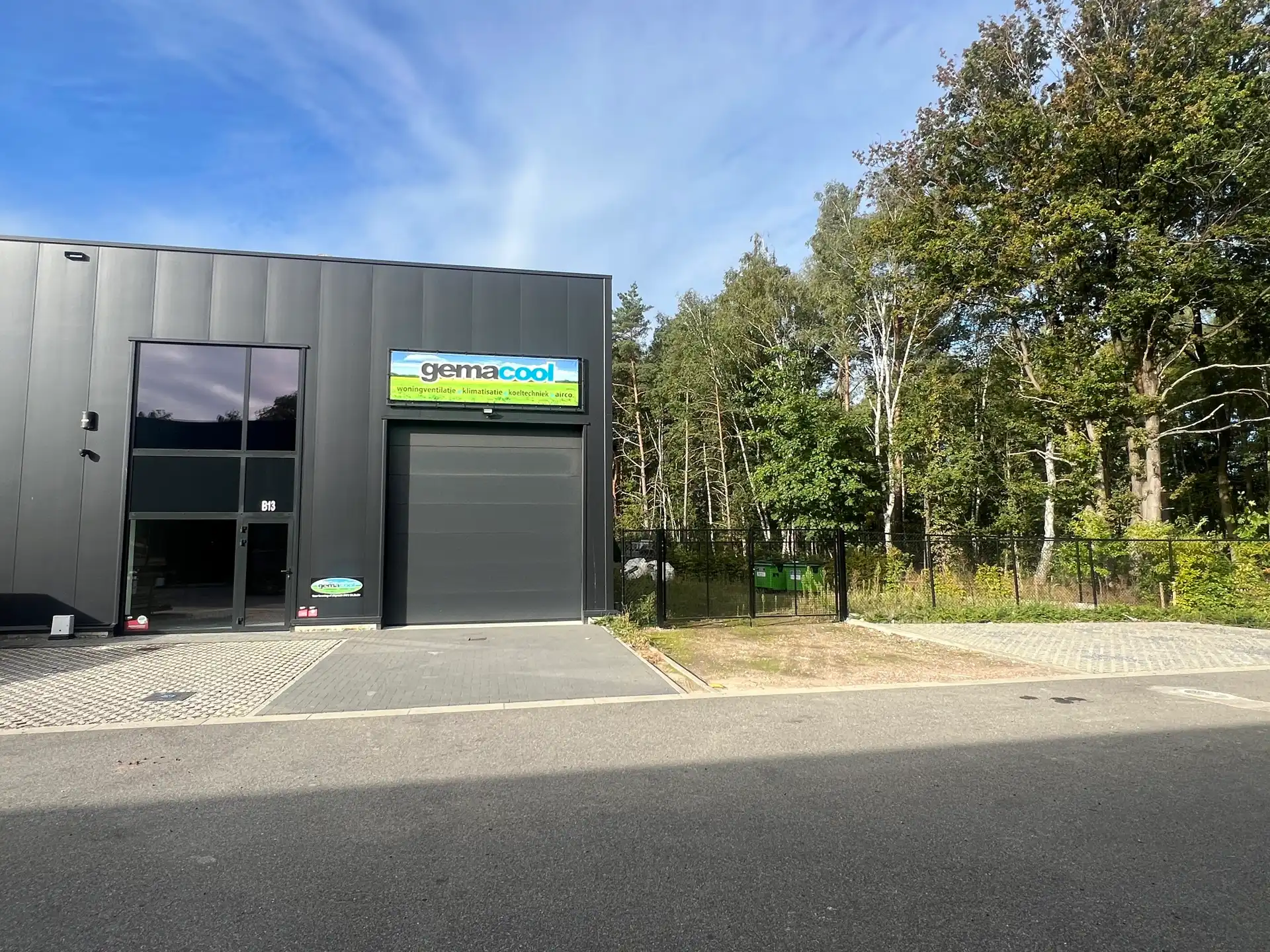 Recente kmo-unit (220m²) met buitenterrein foto 13