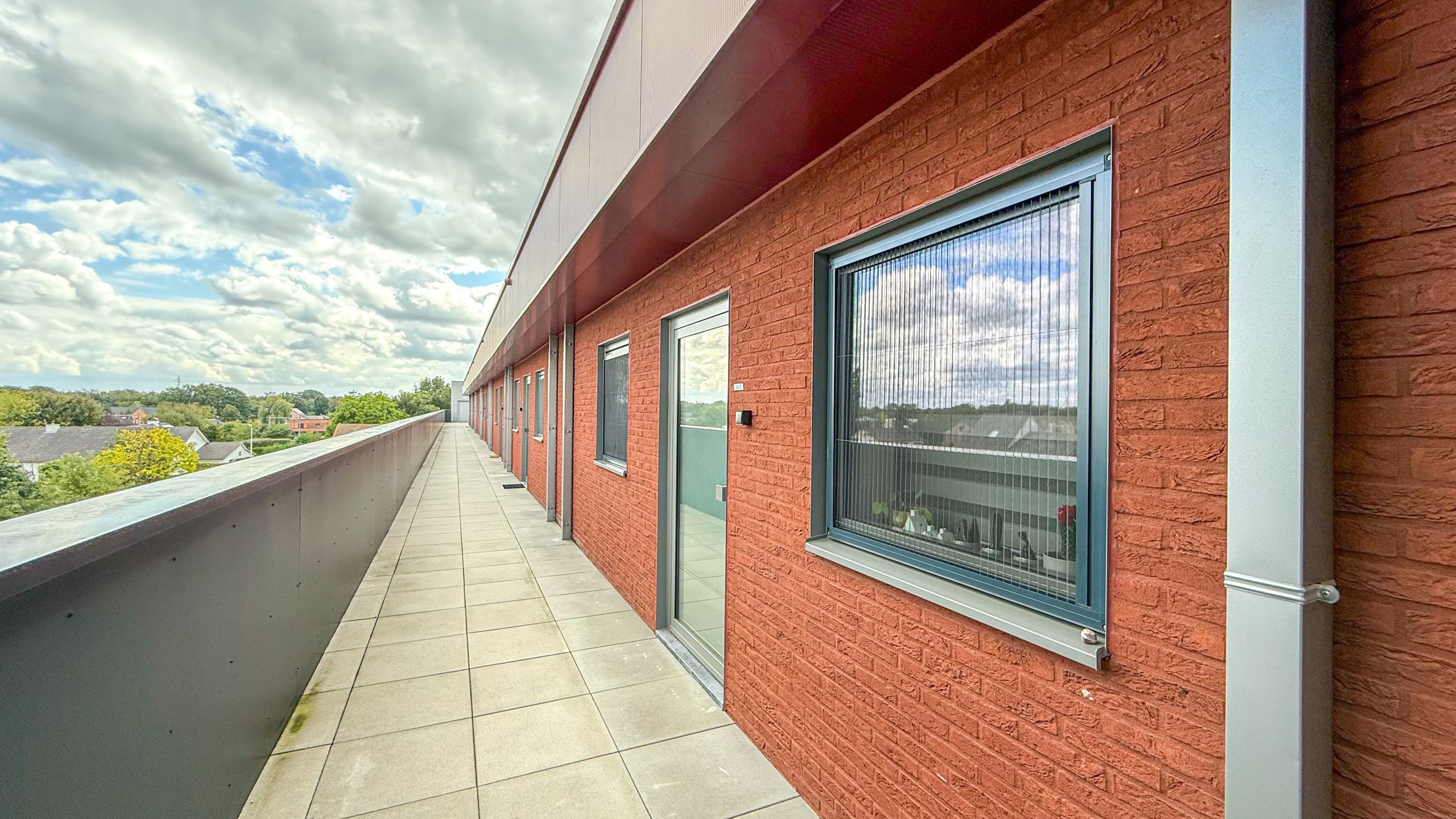 Nieuwbouwappartement met 2 slpks terras en parking aan 2% RR foto 31