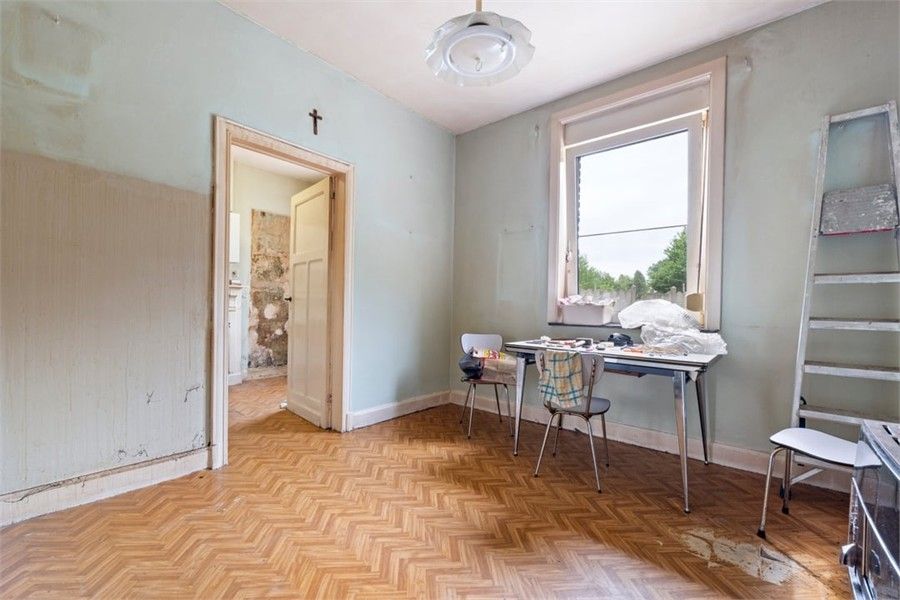 TE RENOVEREN GEZINSWONING MET LOODS IN HET LANDELIJKE GINGELOM foto 14