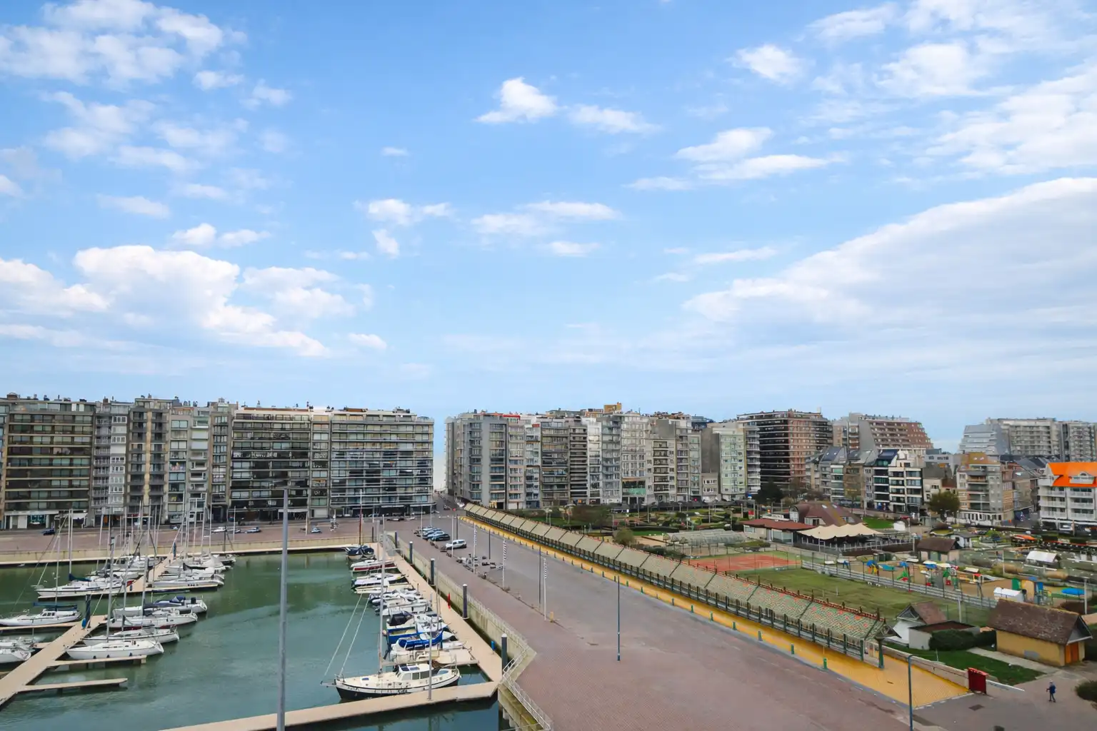 Goed onderhouden 2-slaapkamerappartement aan de Jachthaven van Blankenberge.  foto 10