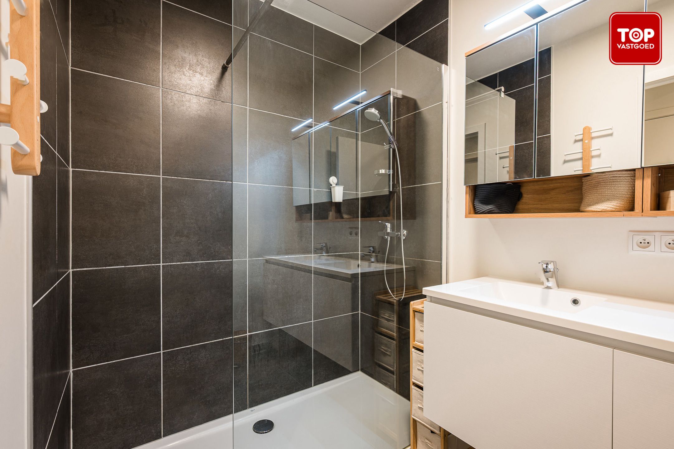 Instapklaar 1-slaapkamer appartement met autostaanplaats en fietsenberging.  foto 17