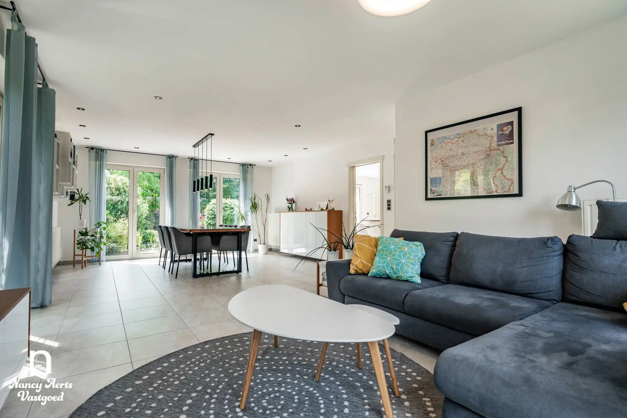 Ruime instapklare woning met prachtige tuin en 4 slaapkamers foto 3