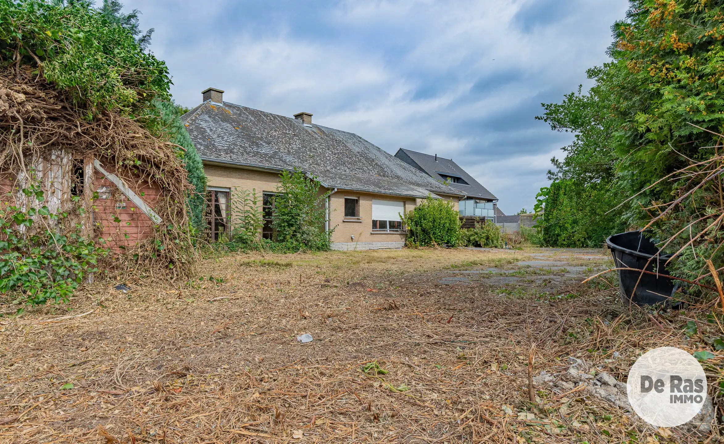 WICHELEN - Te renoveren landbouwwoning met weide en serre foto 24