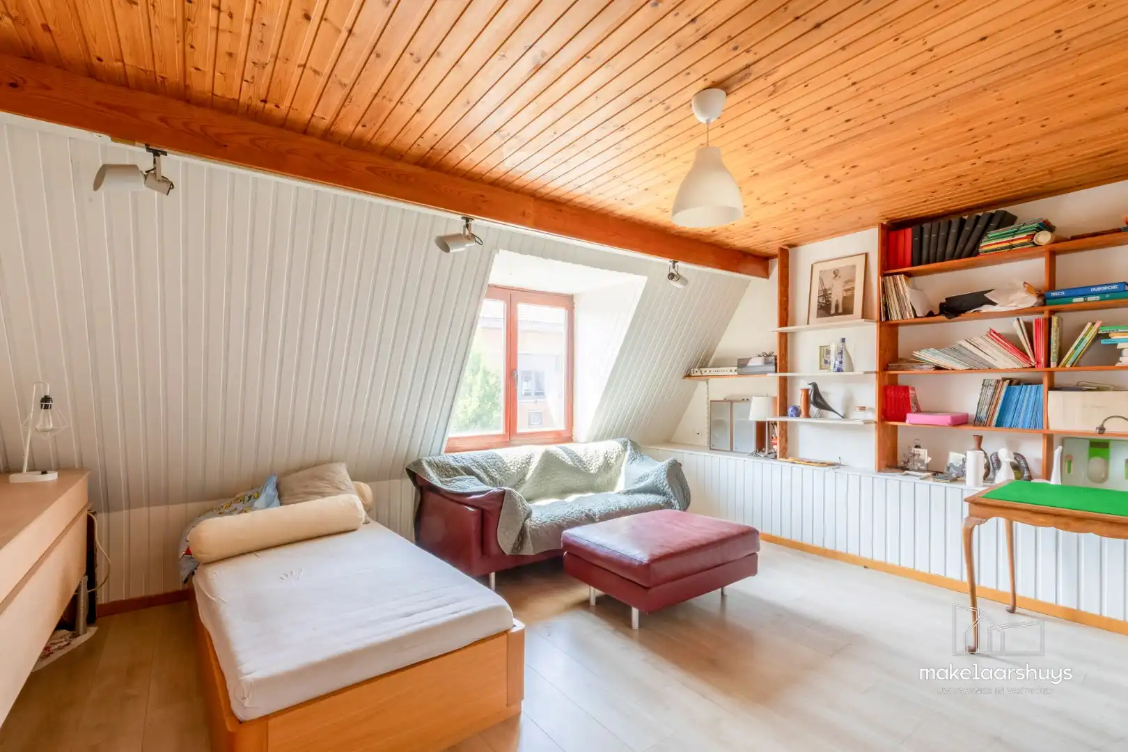 Ruime woning met 4 slpk en aangename tuin te Sint-Amandsberg foto 15