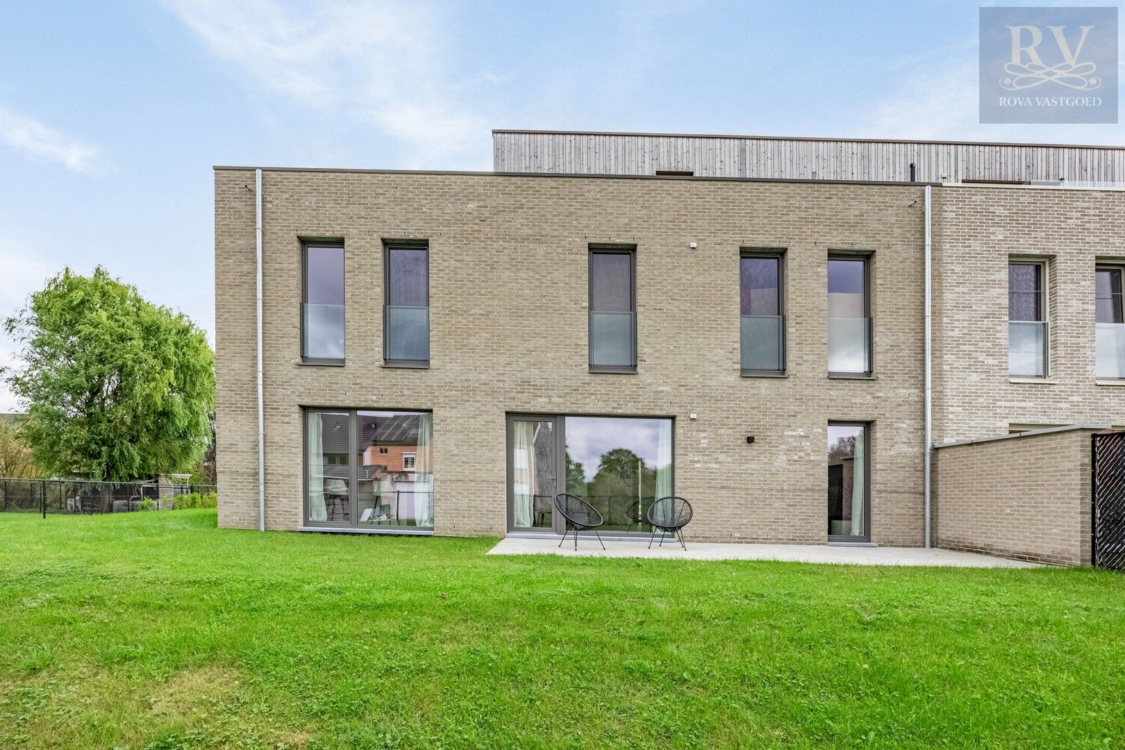 RUIM NIEUWBOUWAPPARTEMENT VAN 149,5M² MET 3 SLPK'S MET TERRAS EN TUIN IN HASSELT foto 12