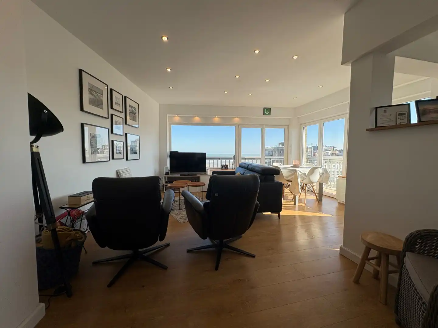 Stijlvol vernieuwd hoekappartement op de 6e verdieping met fenomenaal zeezicht foto 22