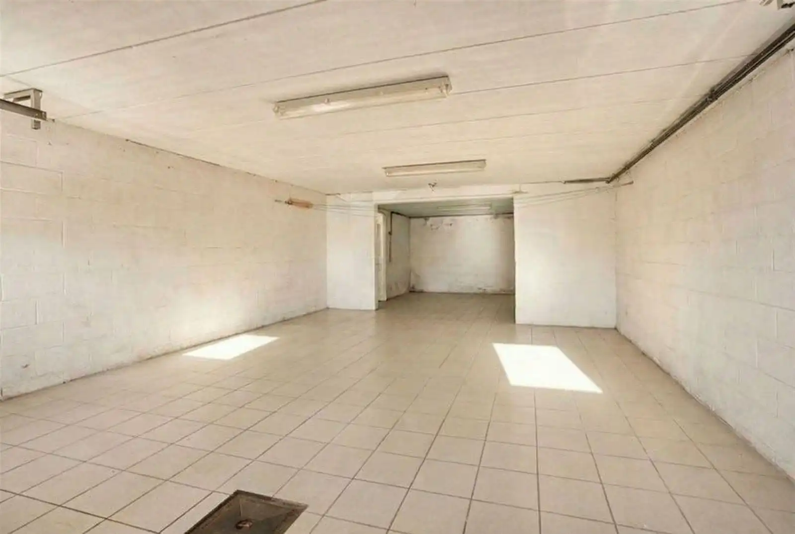 Ruime 3-gevel woning (274m²) met 3 slaapkamers, grote garage en mooie tuin foto 24