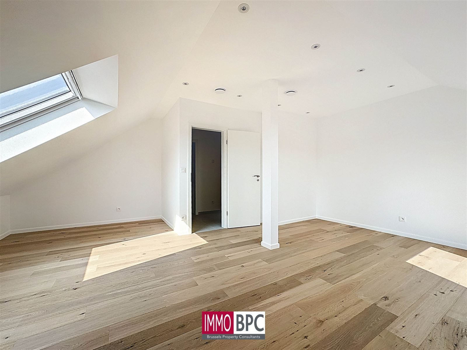 Prachtige nieuwbouwwoning in Wemmel – driegevel met zonnige tuin, hoogwaardige afwerking en extra’s! foto 31