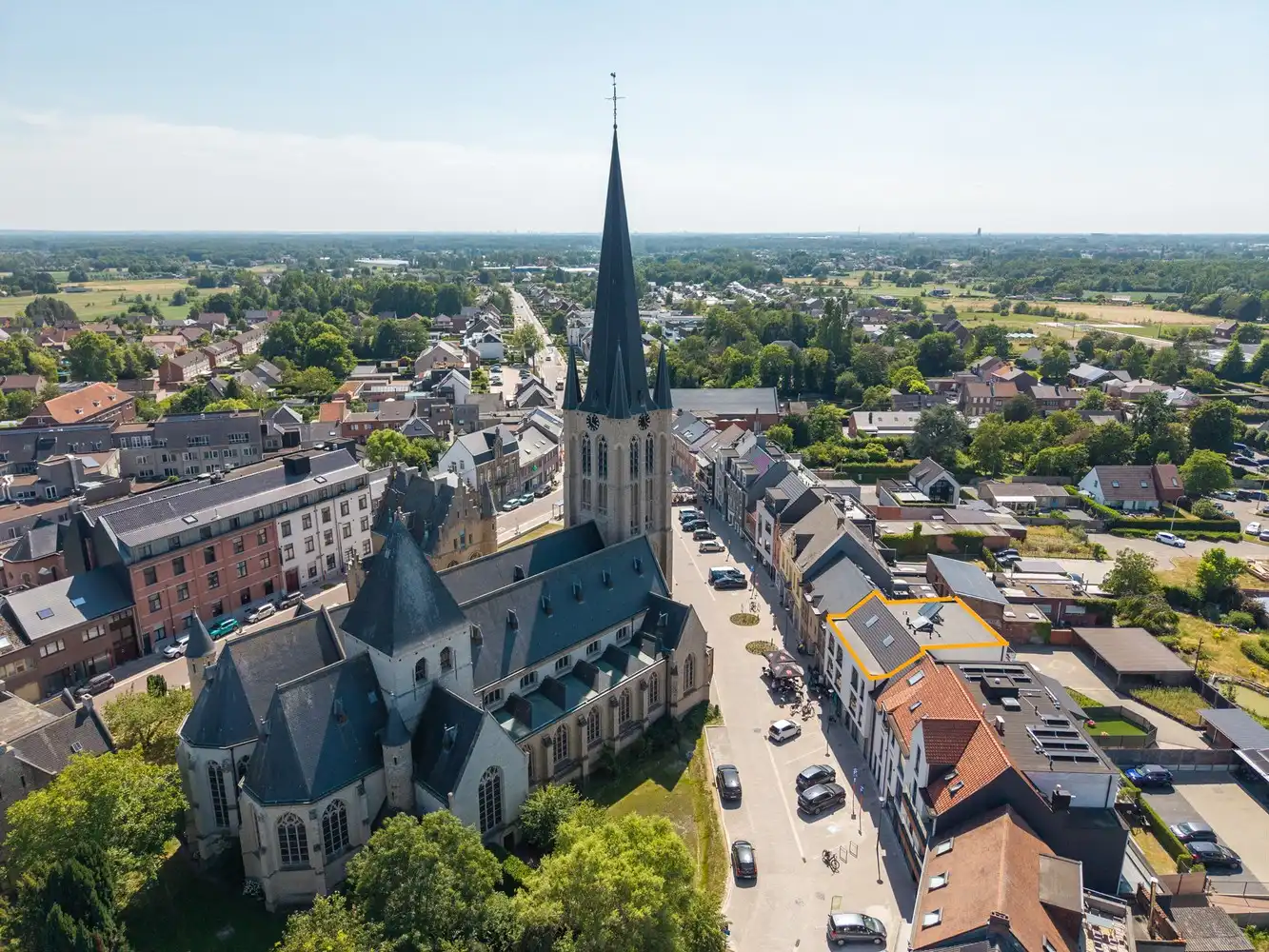 Moderne penthouse met 2 slpkrs, terras en autostaanplaats in centrum Onze-Lieve-Vrouw-Waver foto 4