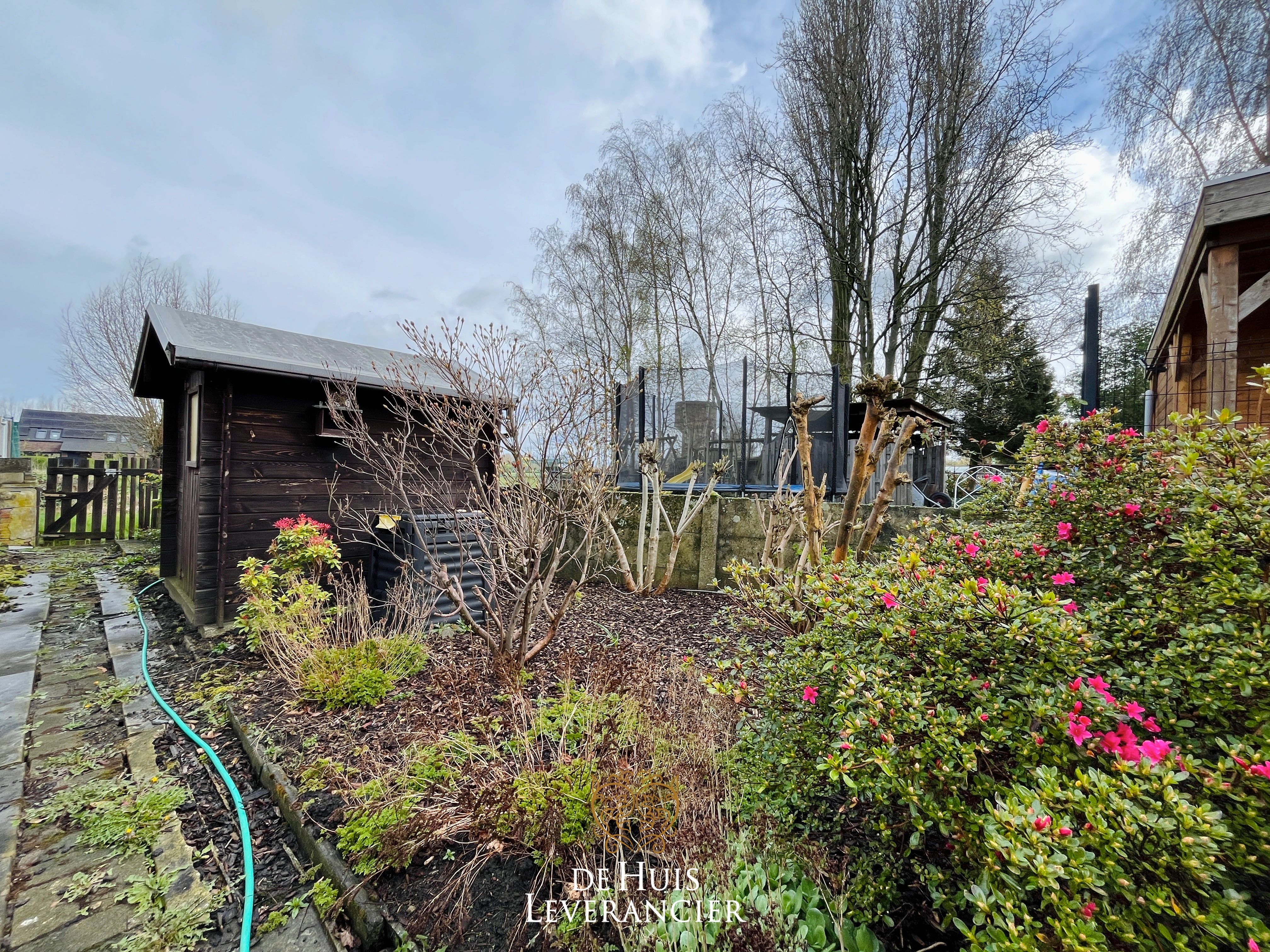 Leuke, te moderniseren woning met 3 slpks en grote tuin ! foto 12