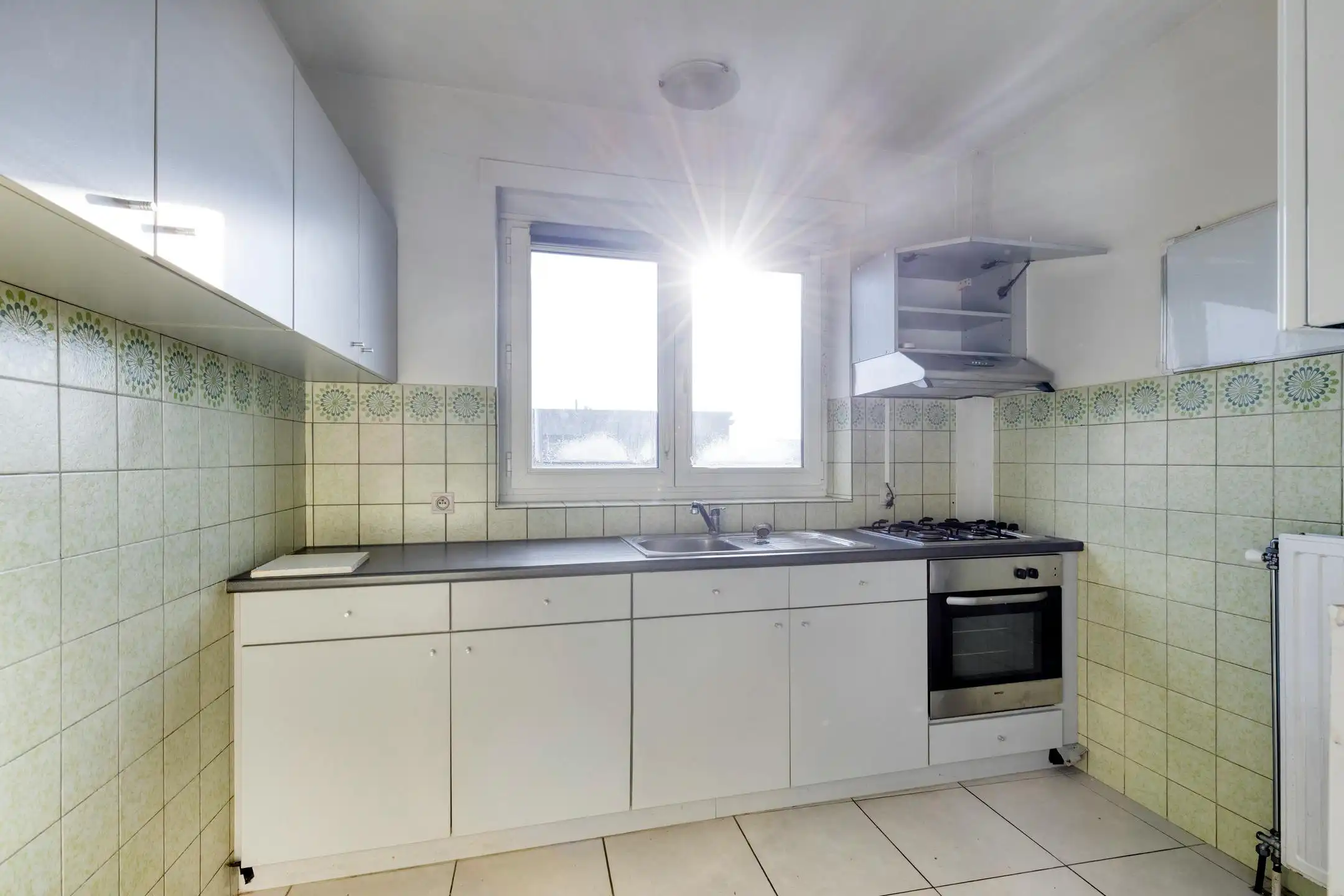 Tweeslaapkamerappartement met terras te koop in Merksem foto 7