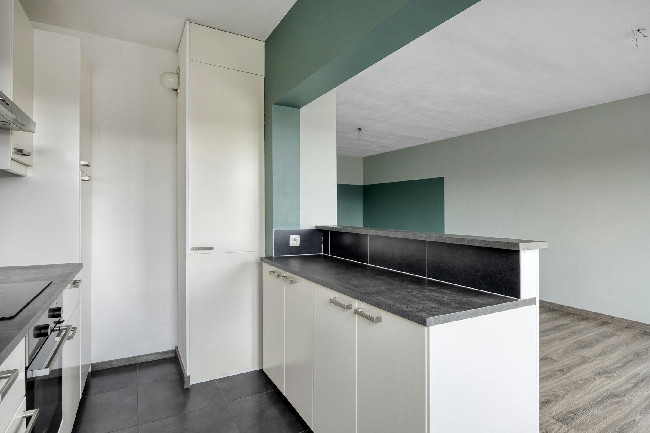 Energiezuinig appartement mét garage te koop in Merksem  foto 4