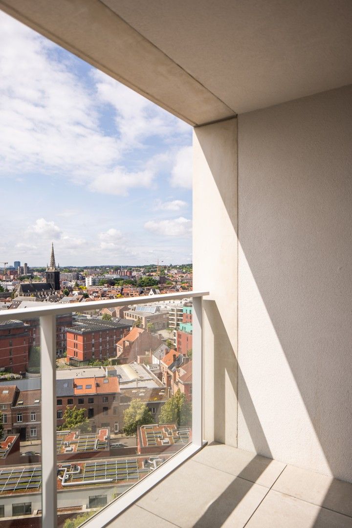 Bemeubeld appartement met ruim terras en prachtige "view" - korte termijn verhuur foto 4