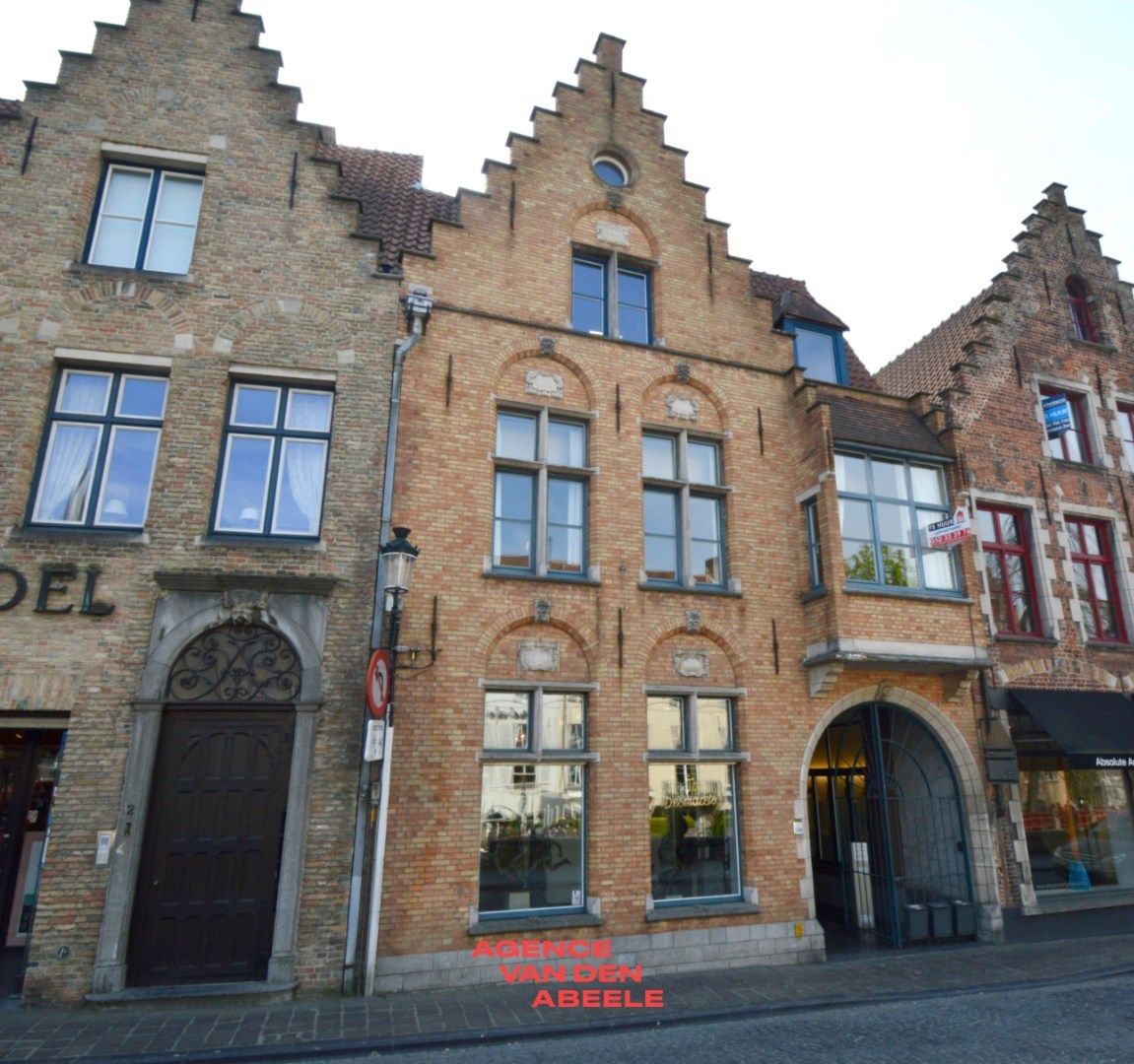 Ruim appartement op UNIEKE locatie te Brugge foto {{pictureIndex}}