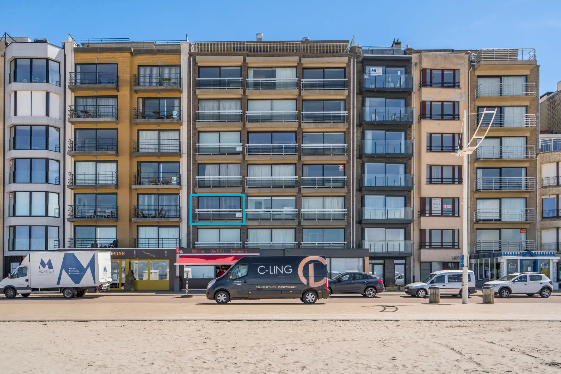 Prachtig 3-slaapkamerappartement met frontaal zeezicht foto 15