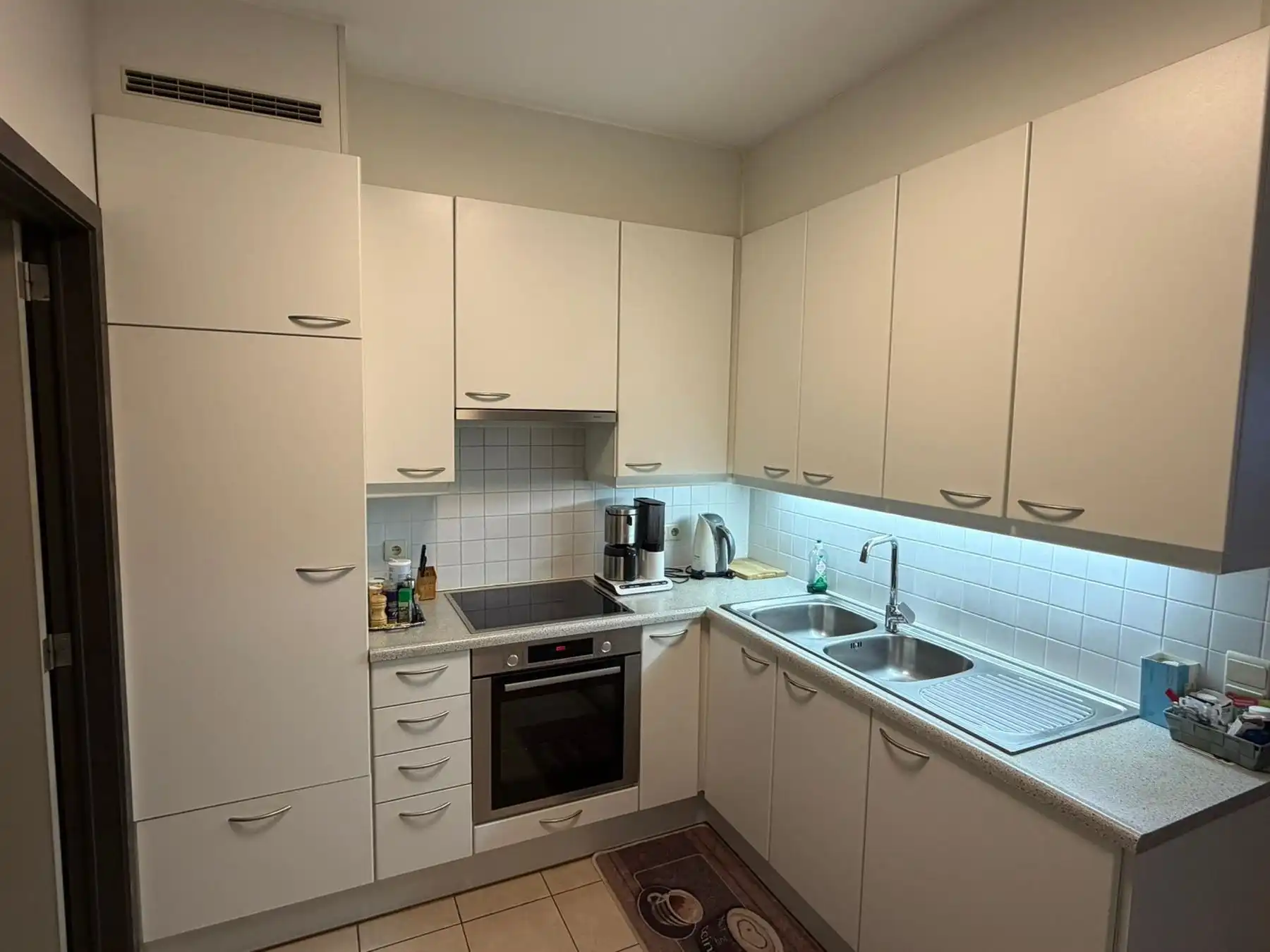 Centraal gelegen appartement met 2 slaapkamers en garage foto 3