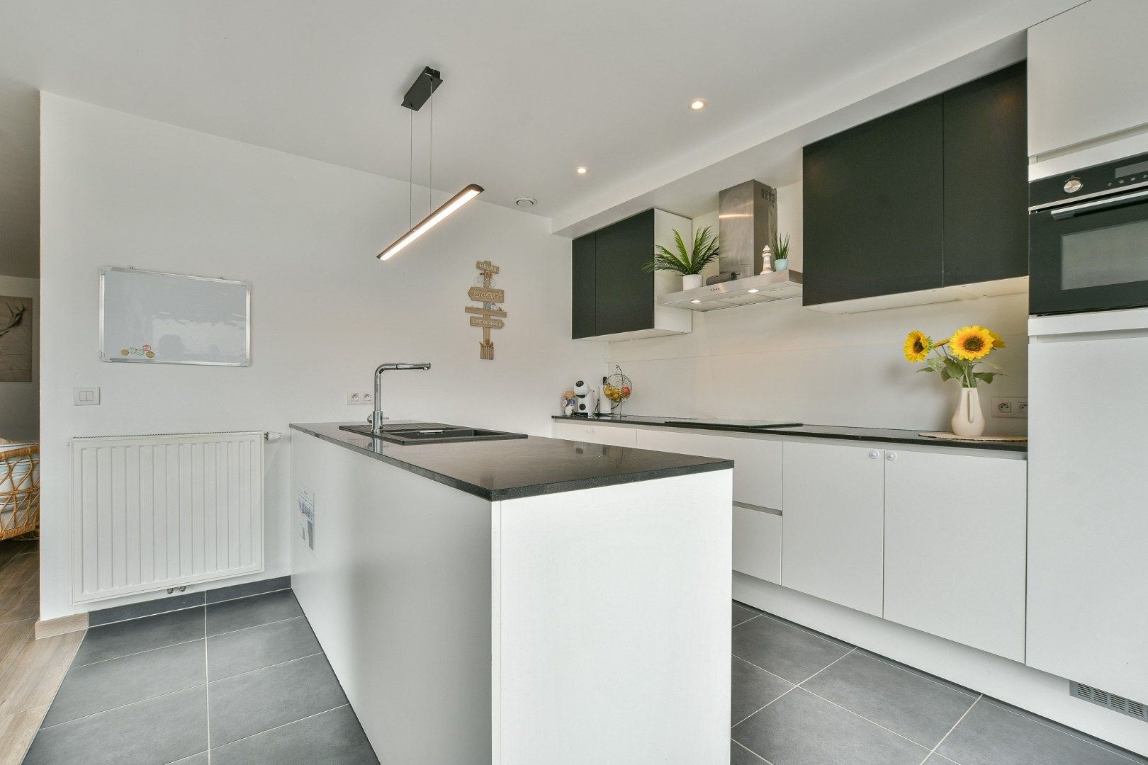 Recente gezinswoning met 4 slaapkamers op toplocatie in De Haan! foto 7