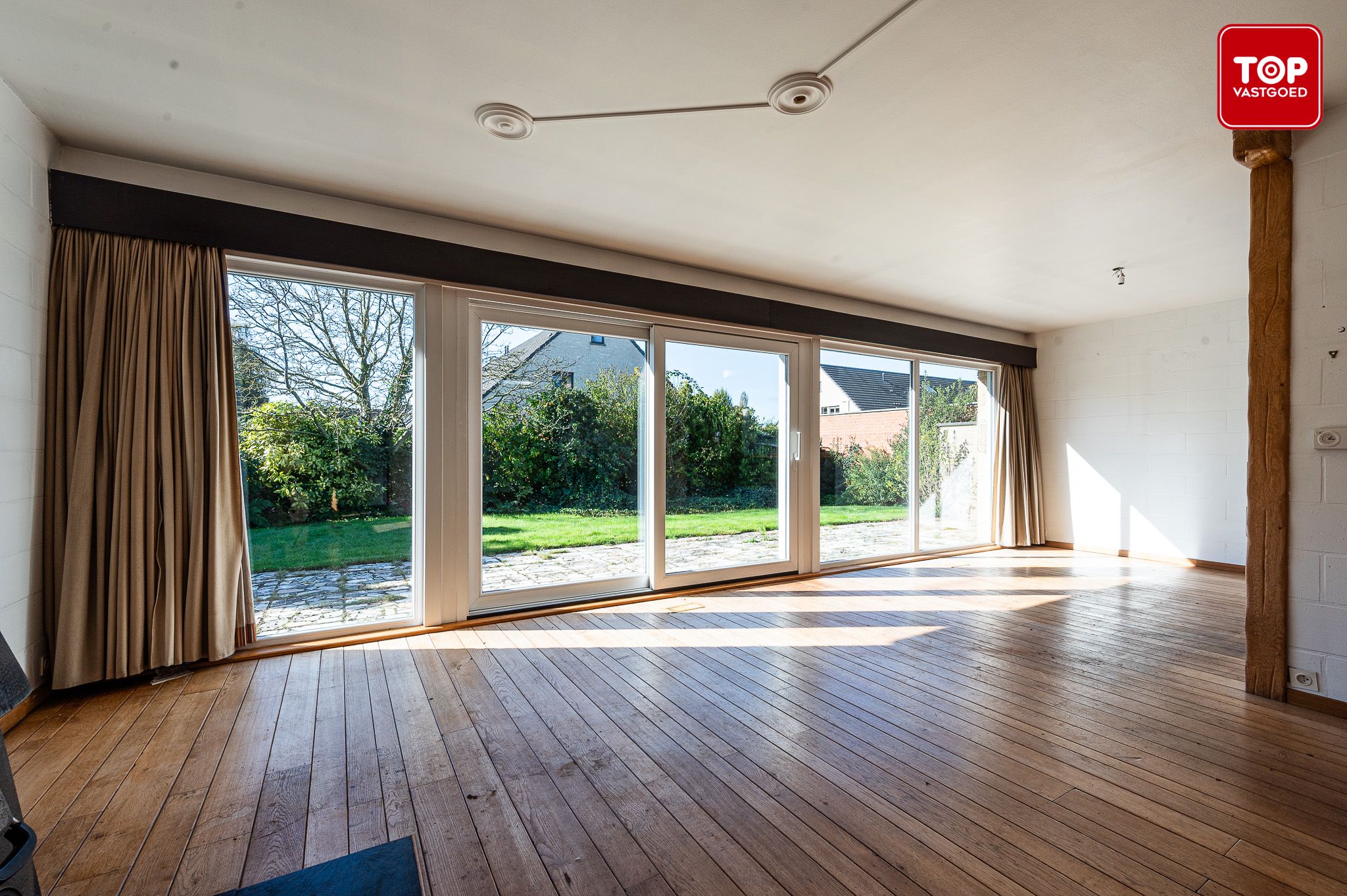 Modernistische bungalow uit de jaren '70 met prachtig zicht, veel potentieel en ideale ligging foto 5