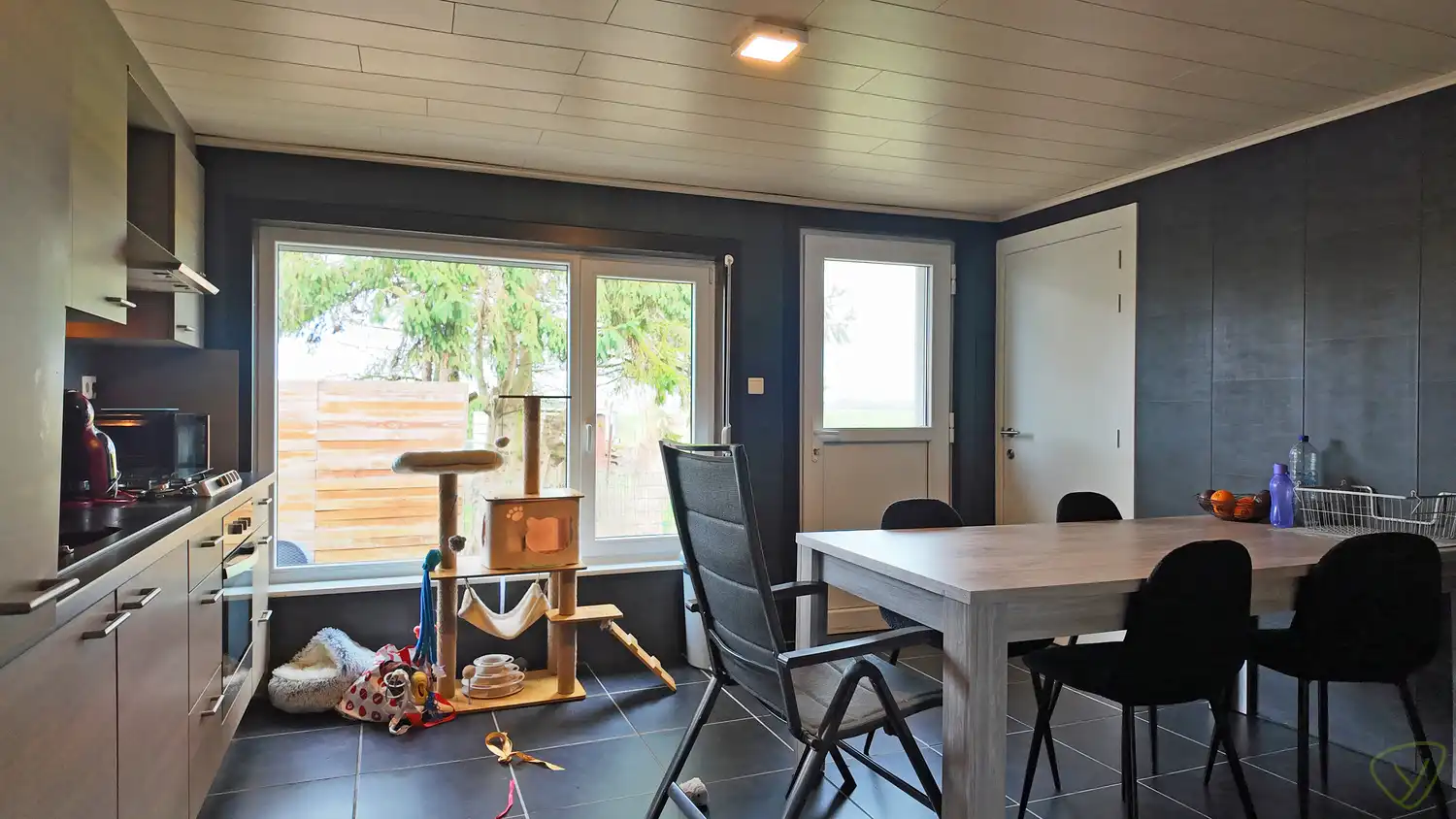 Gezellige gesloten bebouwing met terras en landelijk uitzicht in Assenede! foto 8