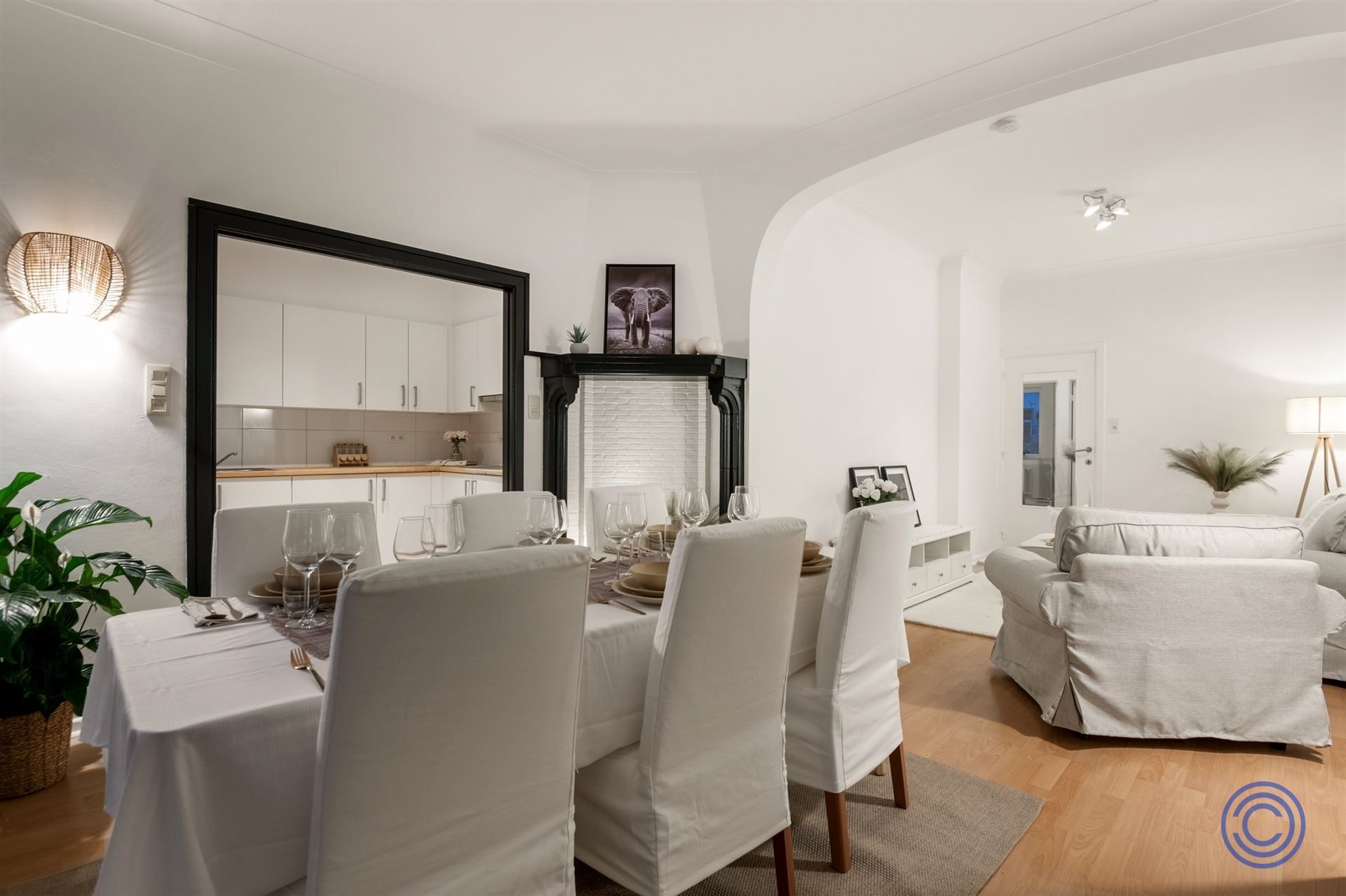 Instapklaar, energiezuinig en groot 2-slpk appartement!  foto {{pictureIndex}}