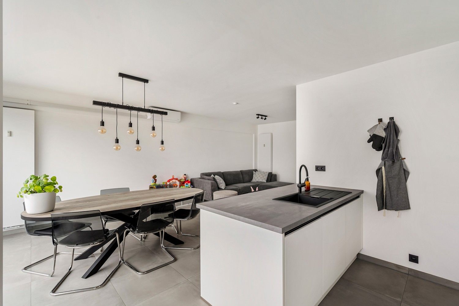 GERRENOVEERD APP I 2 SLPK I CENTRUM MECHELEN foto 6