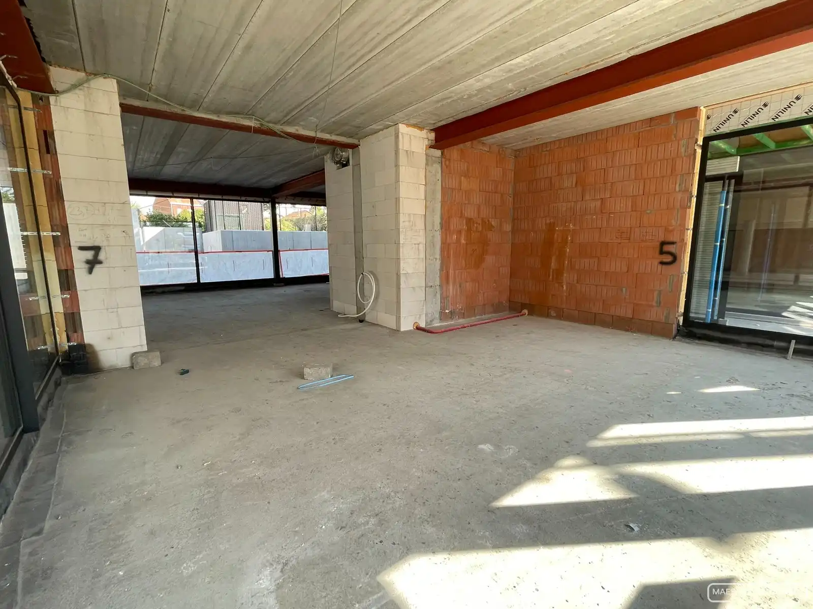 Handelspand van 165 m2 in centrum Anzegem foto 3