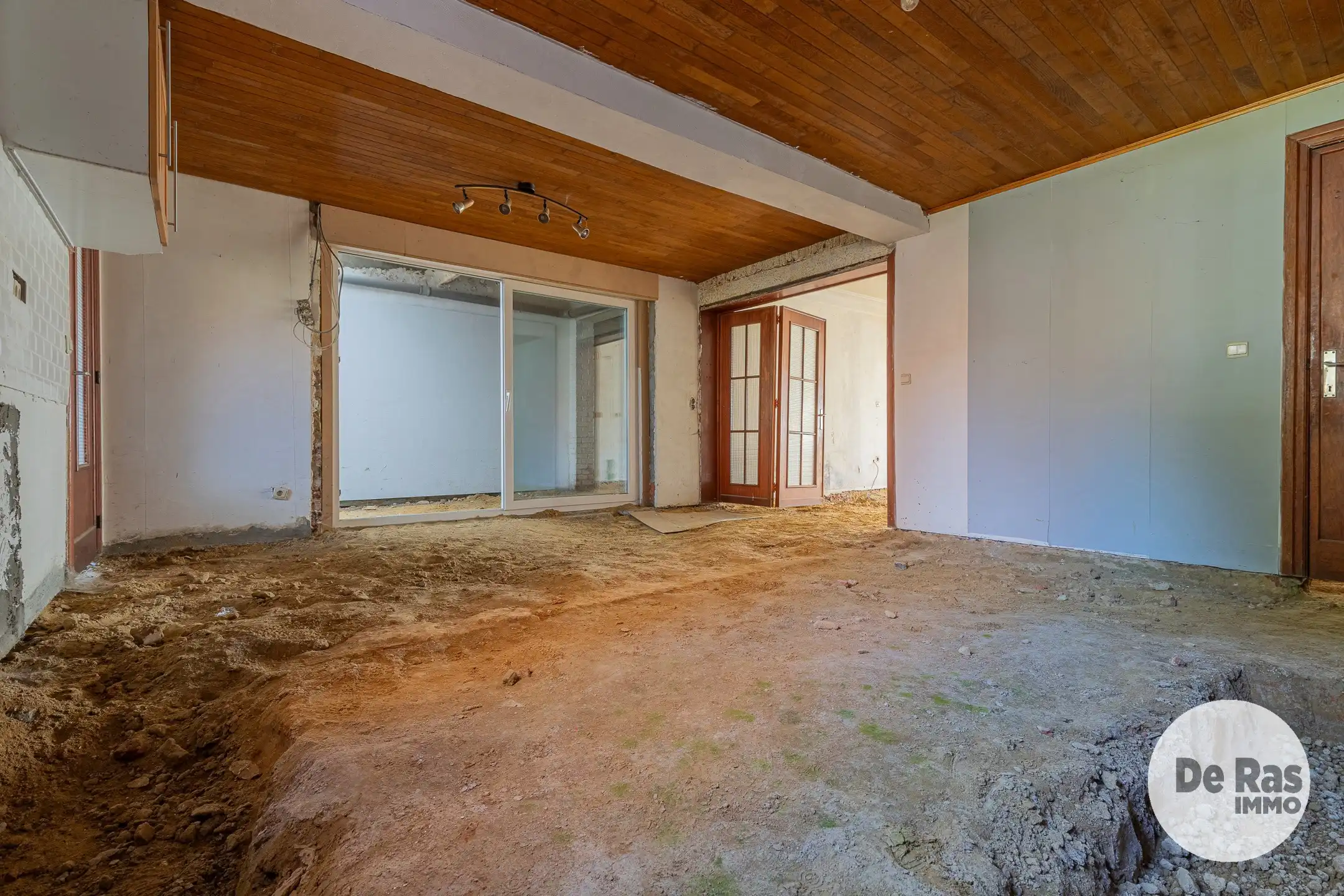 HAALTERT - Verder te renoveren woning met 4 kamers en tuin foto 6