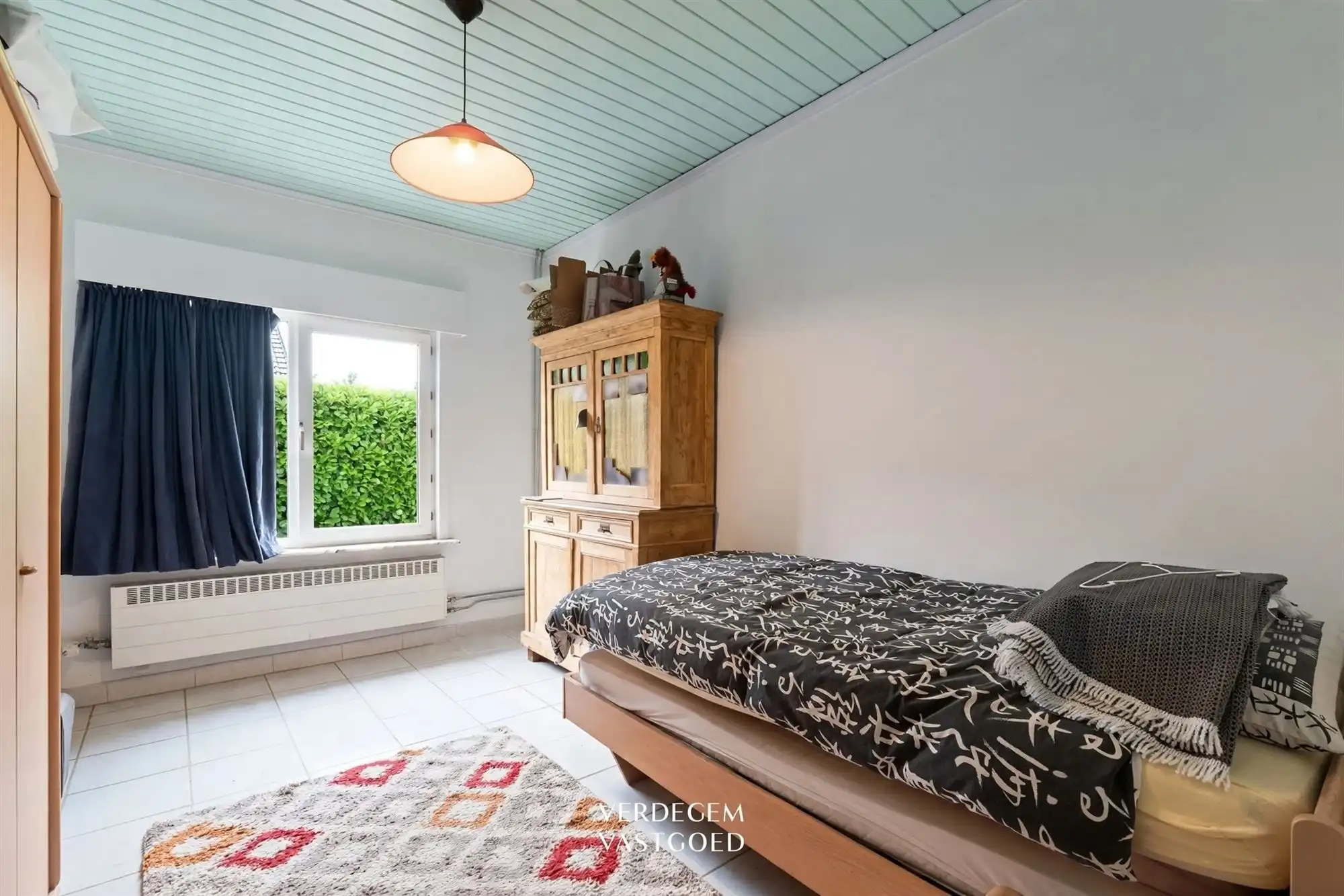 Charmante bungalow met 3 slaapkamers, ruime garage en zonnige tuin op 585m² foto 12