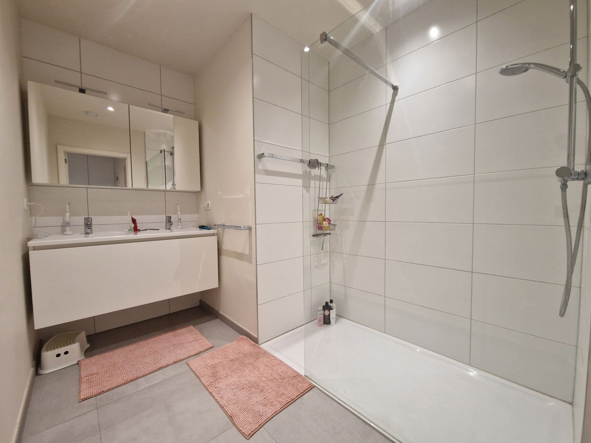 Modern appartement met groot terras foto 8