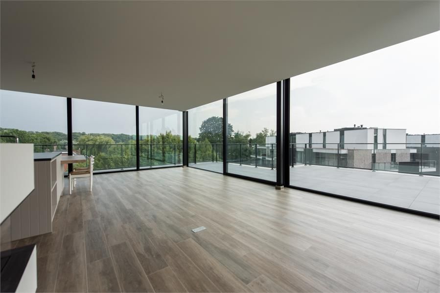 RECENT PENTHOUSE 150M² MET 2 SLP EN RUIM TERRAS VAN 80 m² NABIJ CENTRUM. foto 14