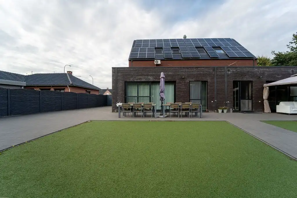 RUIM HANDELSHUIS MET WOONST TE SPALBEEK (HASSELT) foto 33
