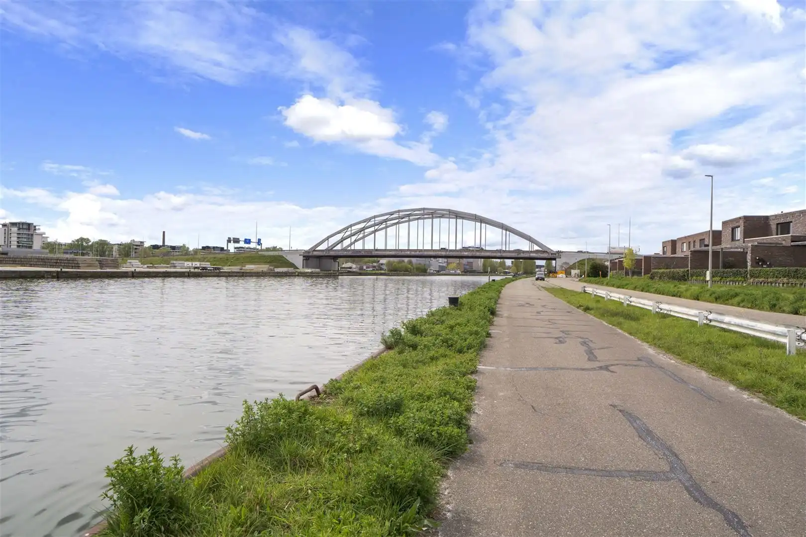 TE KOOP: Modern 1-slaapkamerappartement met zuidgericht terras te Hasselt! foto 22