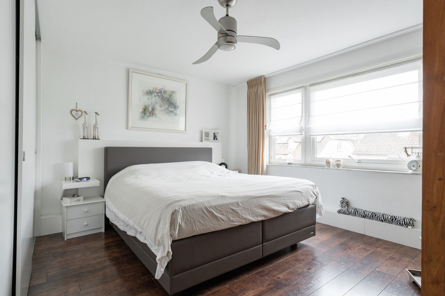 Vrijstaande woning met prachtig uitzicht op weilanden, rustige ligging nabij de Nederlandse grens! foto 23