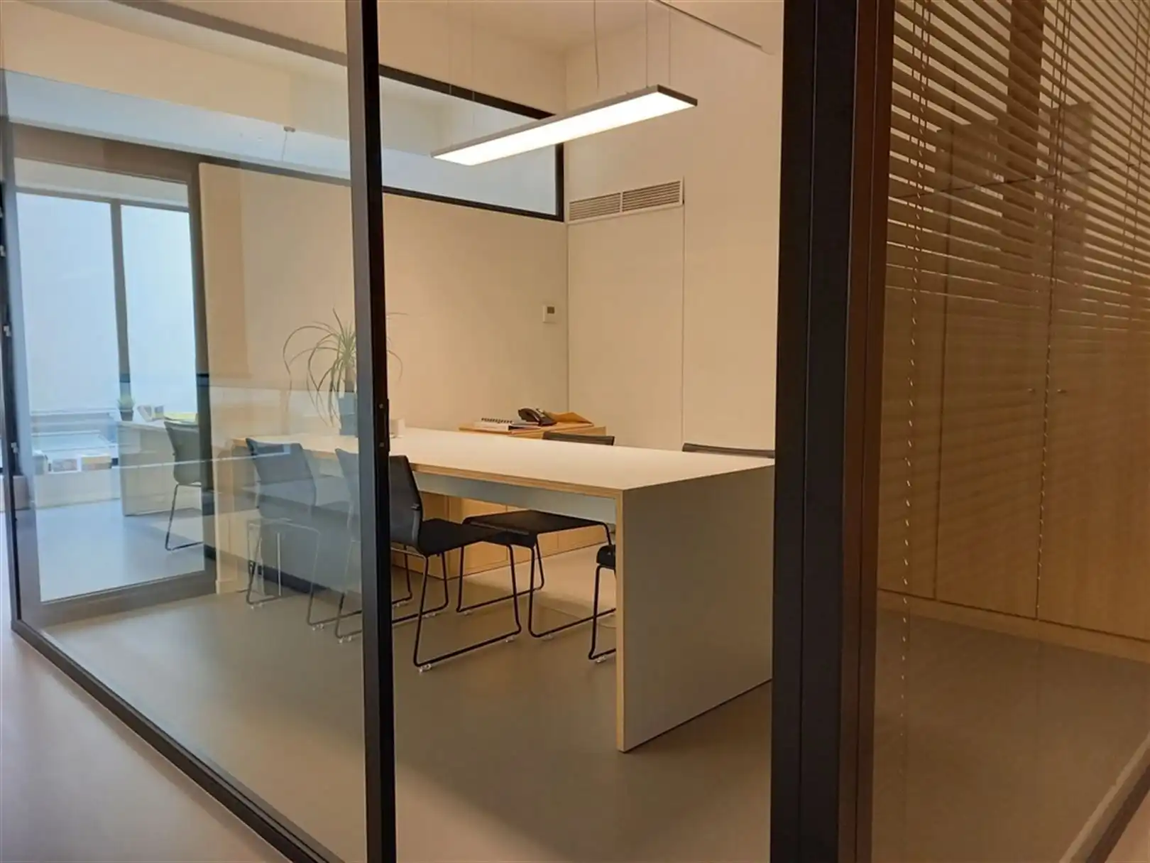 Kantoorgebouw foto 5