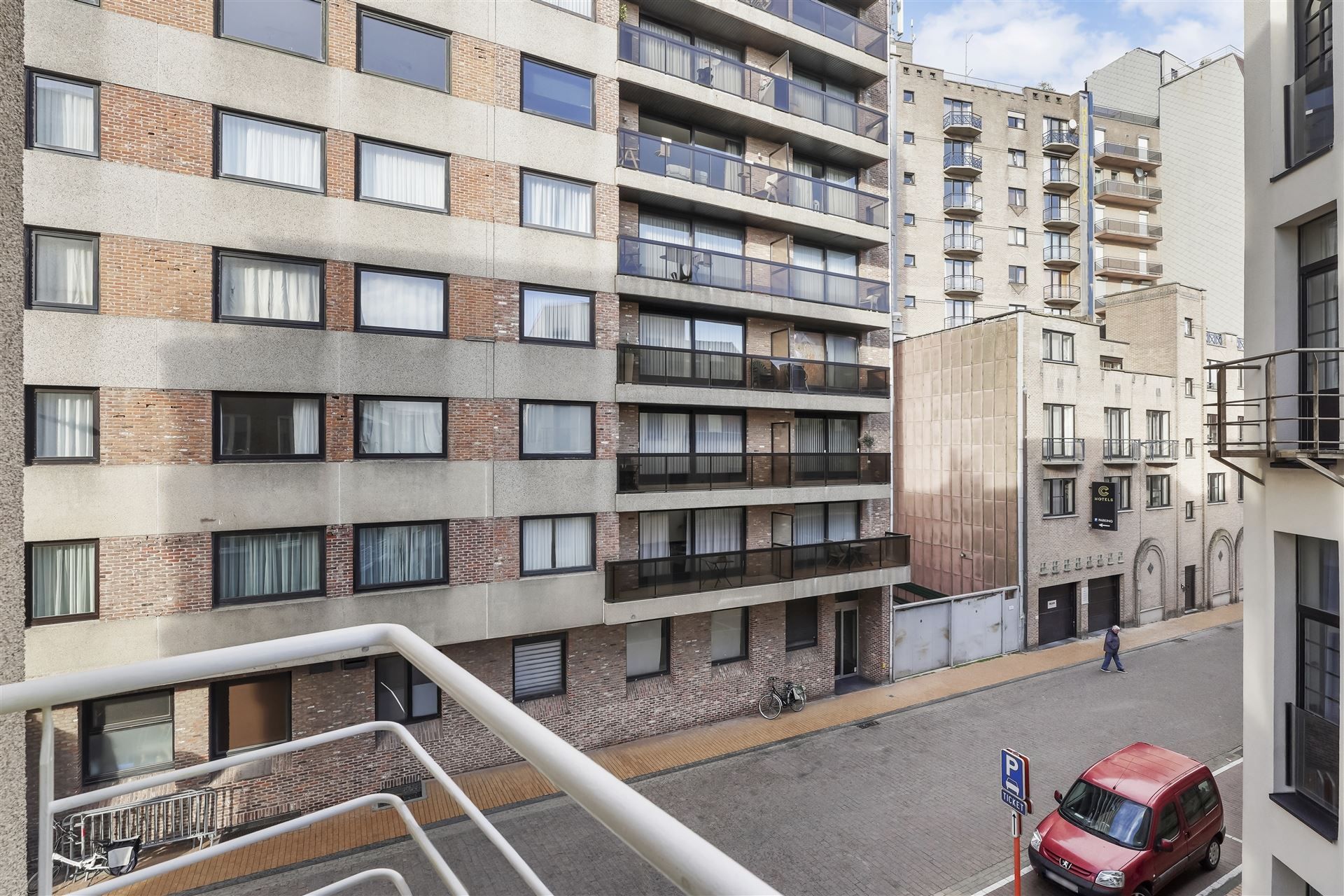 SLAAPHOEK / CENTRALE LIGGING foto 5