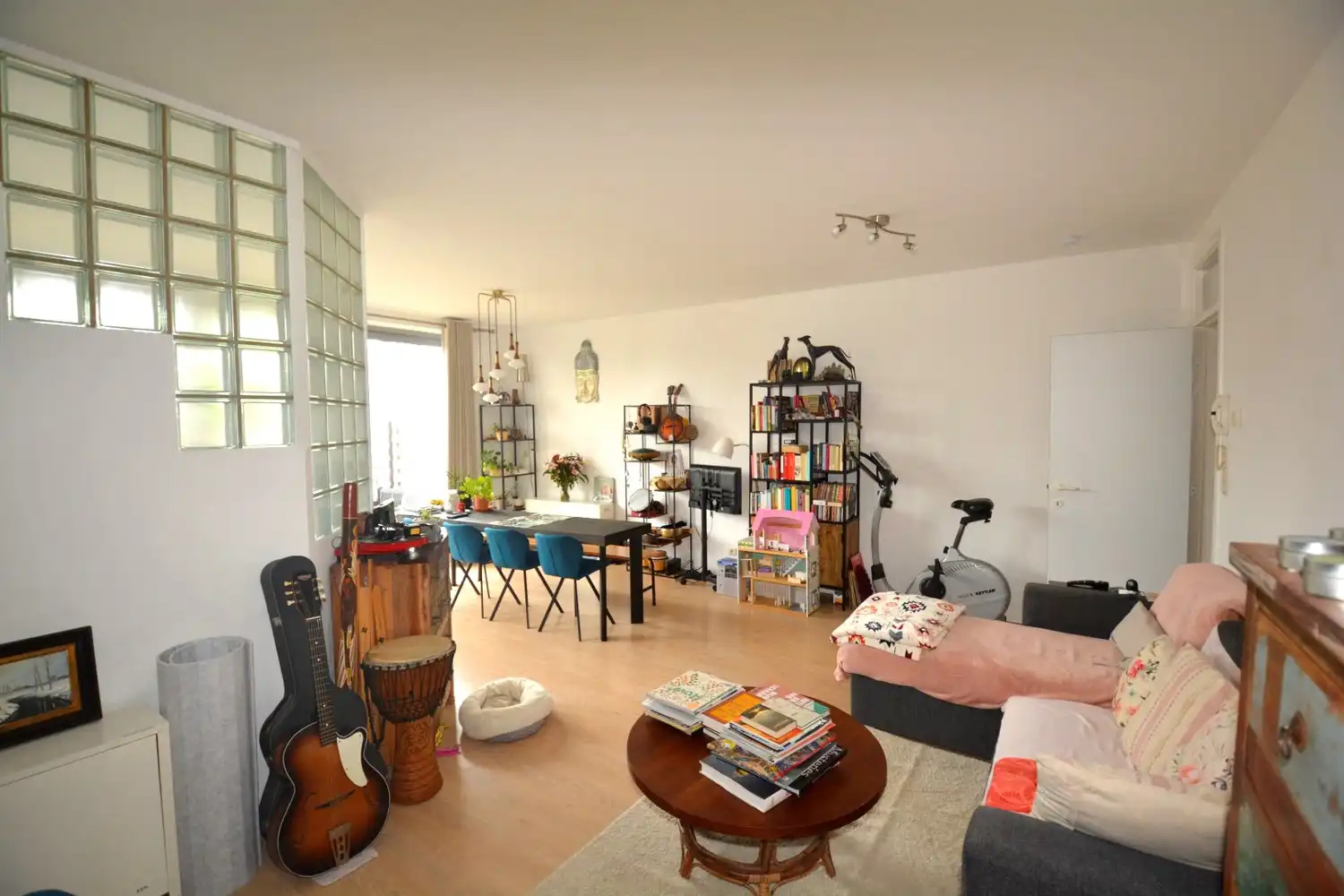 GELIJKVLOERS APPARTEMENT MET 1 SLK EN TUIN! foto 3