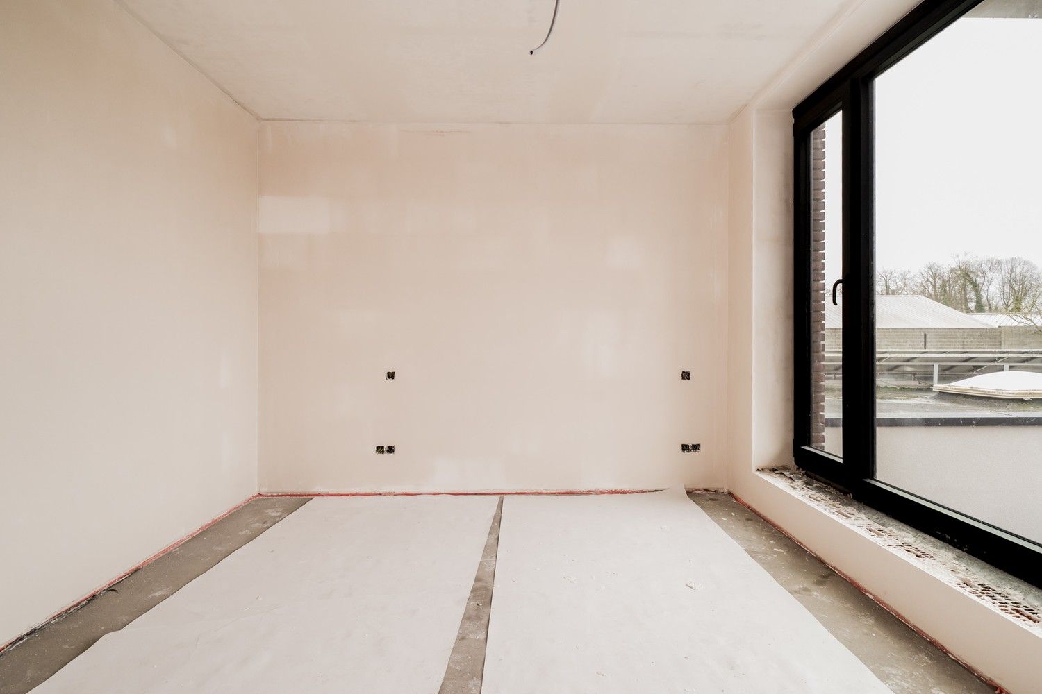 Ruim doorzonappartement nabij het centrum foto 4