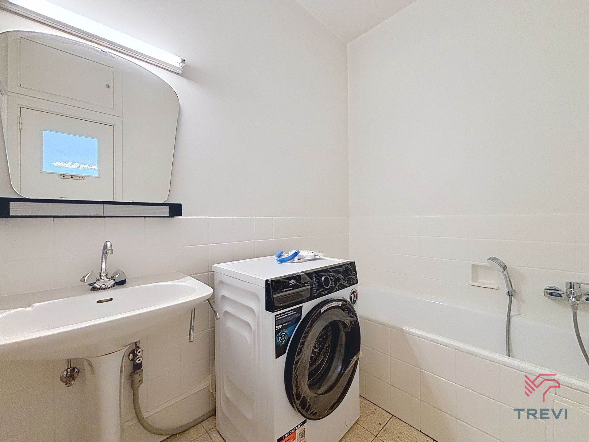 UCCLE - Gerenoveerd appartement met 1 slaapkamer foto 13