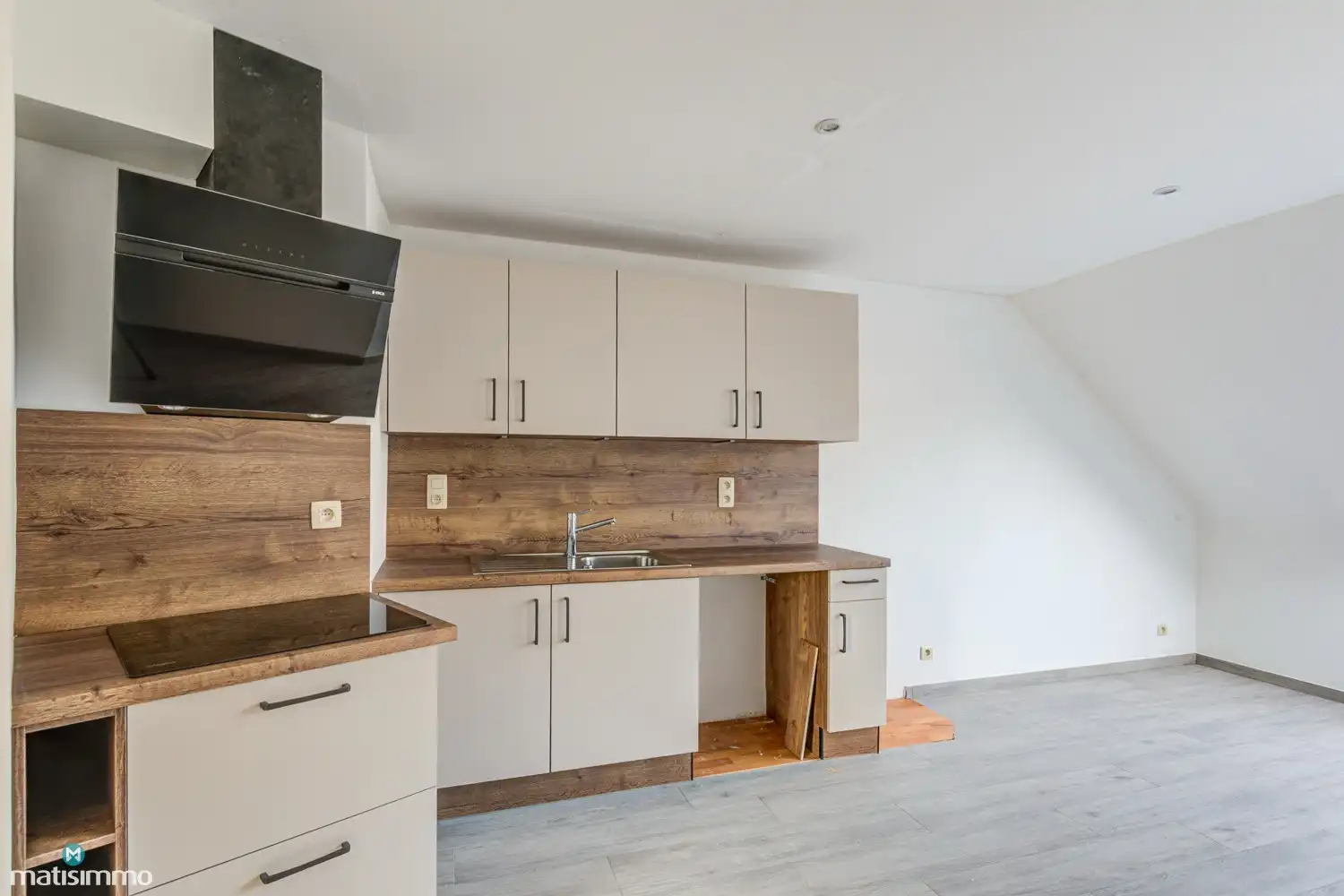 INSTAPKLAAR APPARTEMENT MET GARAGE AAN DE STADSRAND VAN TONGEREN foto 7