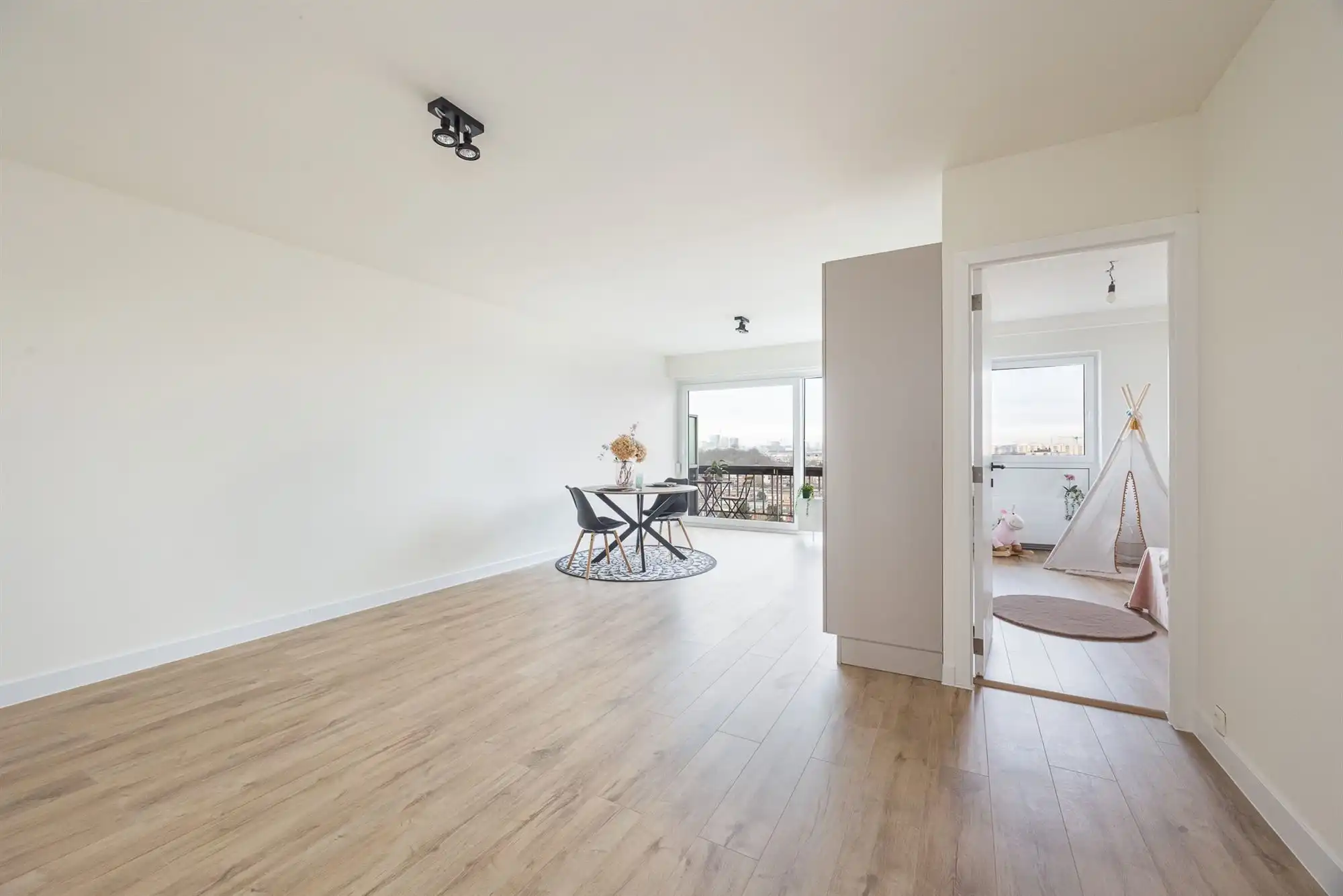 Gerenoveerd app. met 2 slpkmrs. en prachtig uitzicht foto 15