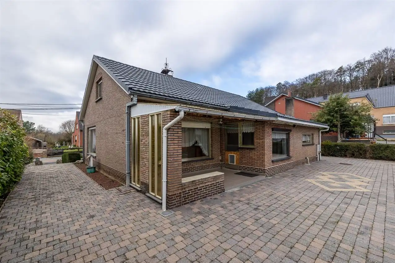 Unieke ligging boven de Mottevallei – renovatiekans met waarde-opportuniteit foto 13