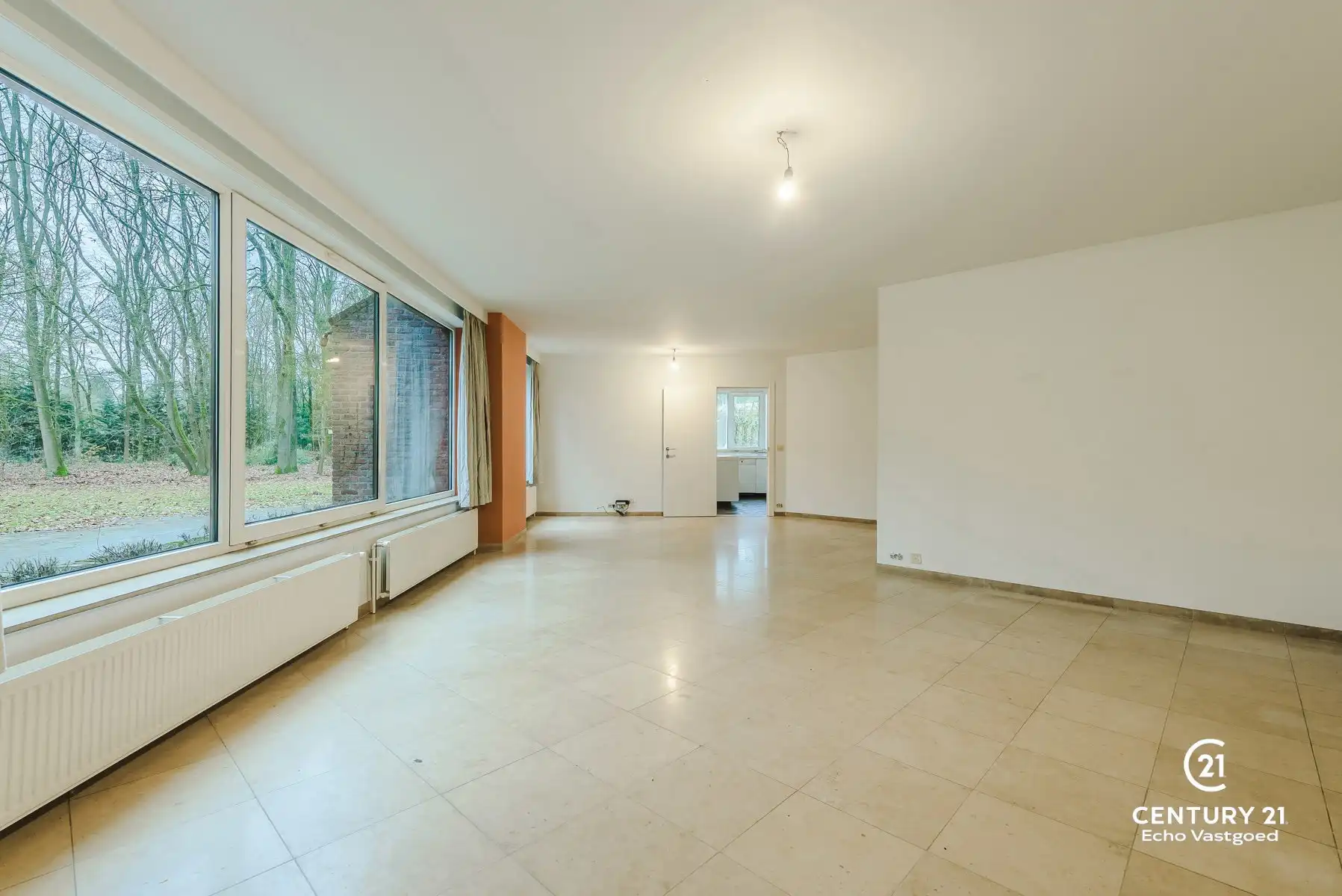 Ruime villa op zonnig perceel v. 2789m² in villawijk De Lint foto 8