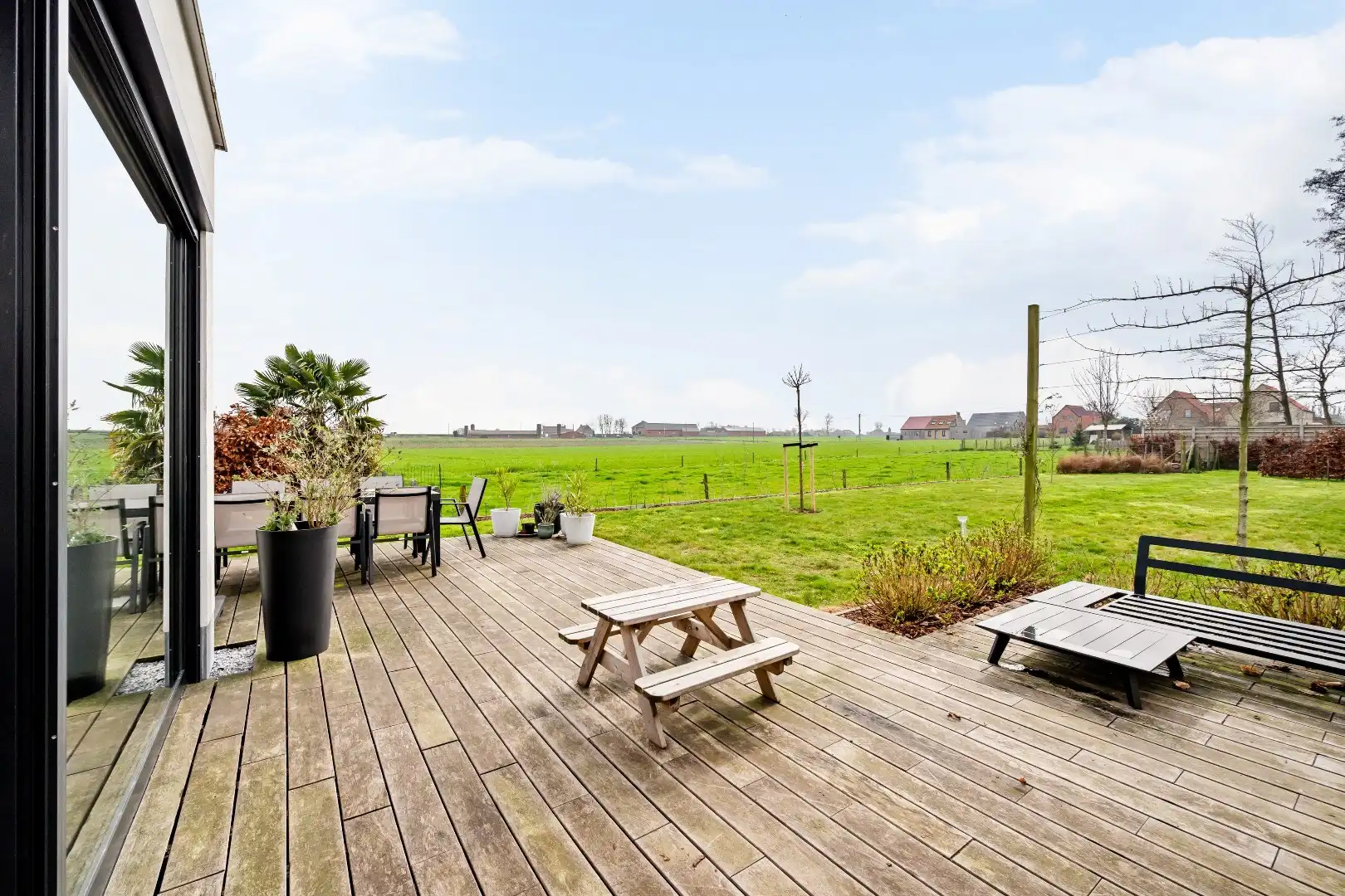 Recente en energiezuinige woning met 3 slaapkamers, ruime garage en tuin. foto 15