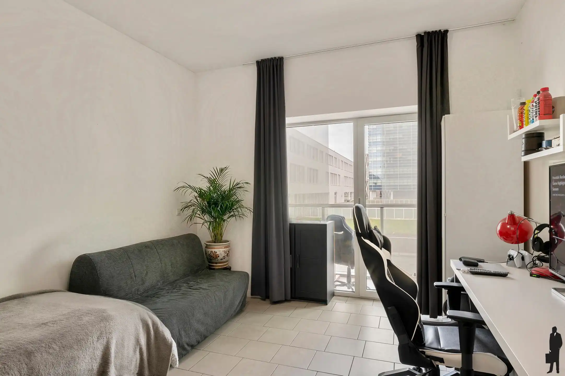 Compacte en lichtrijke studio nabij Park Spoor Noord foto 3